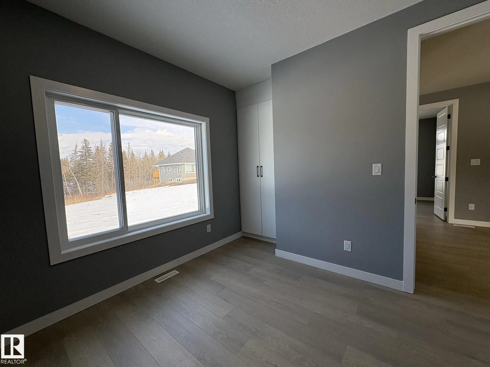 4504 56 AVE