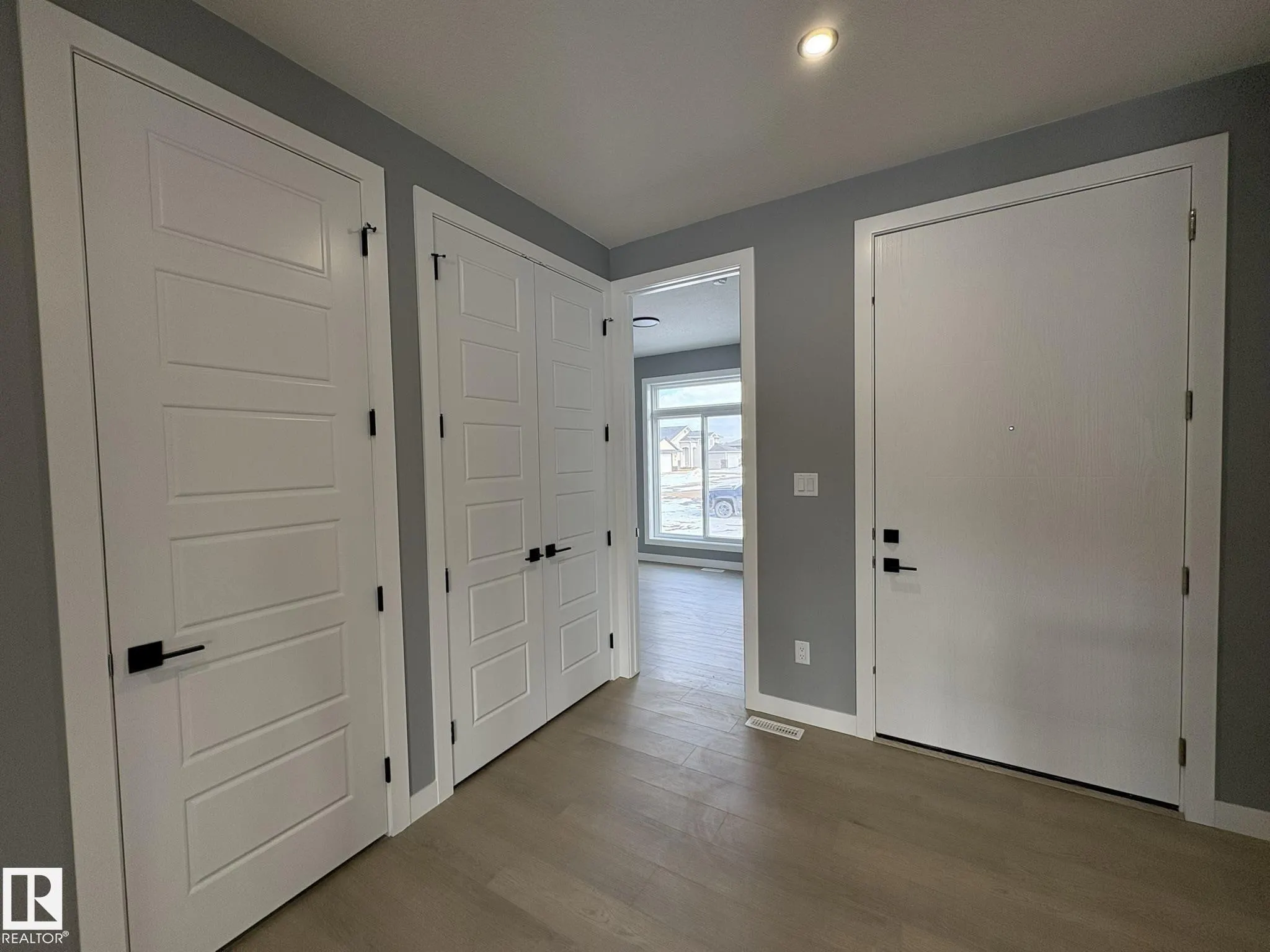 4504 56 AVE