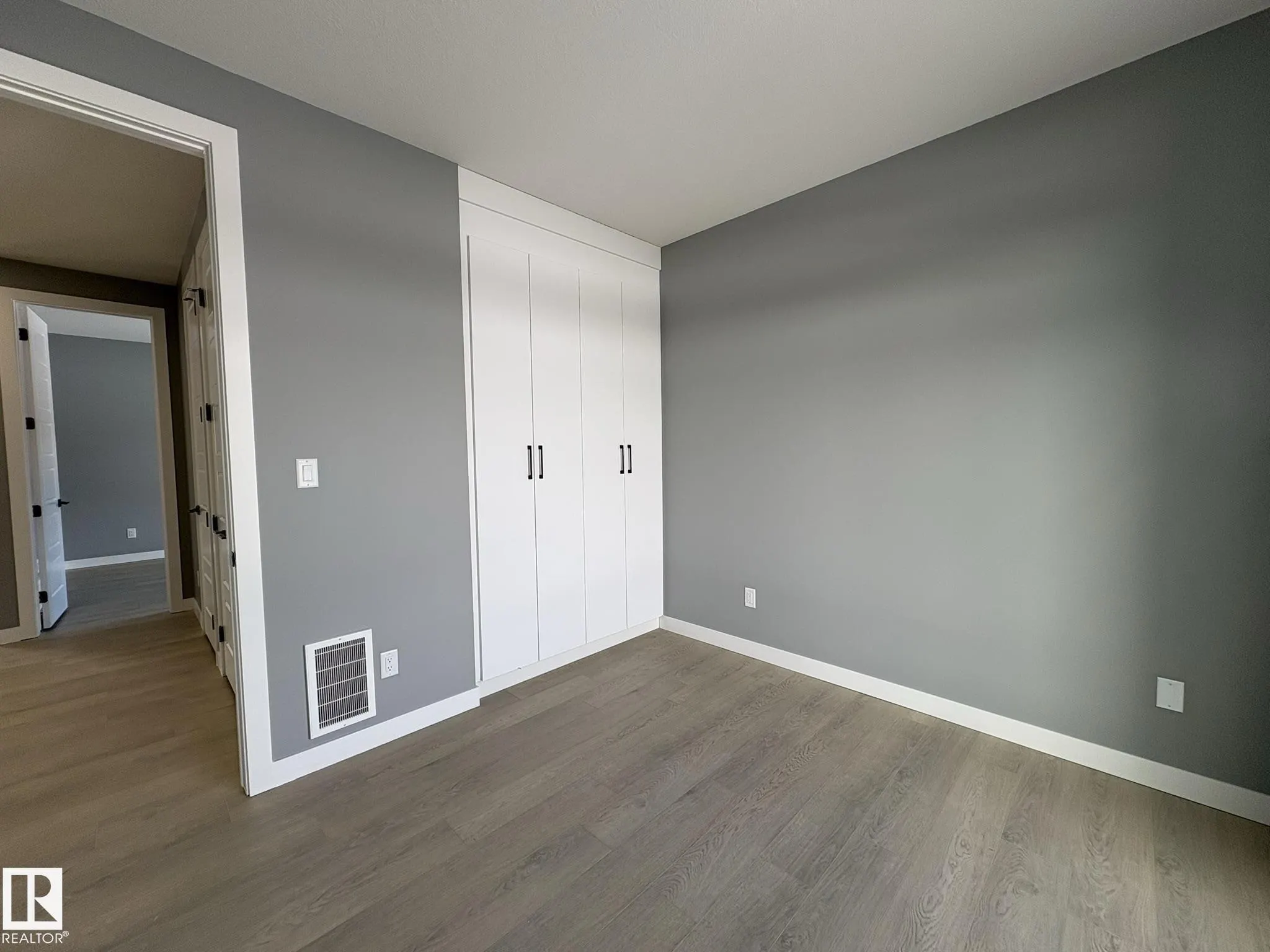 4504 56 AVE