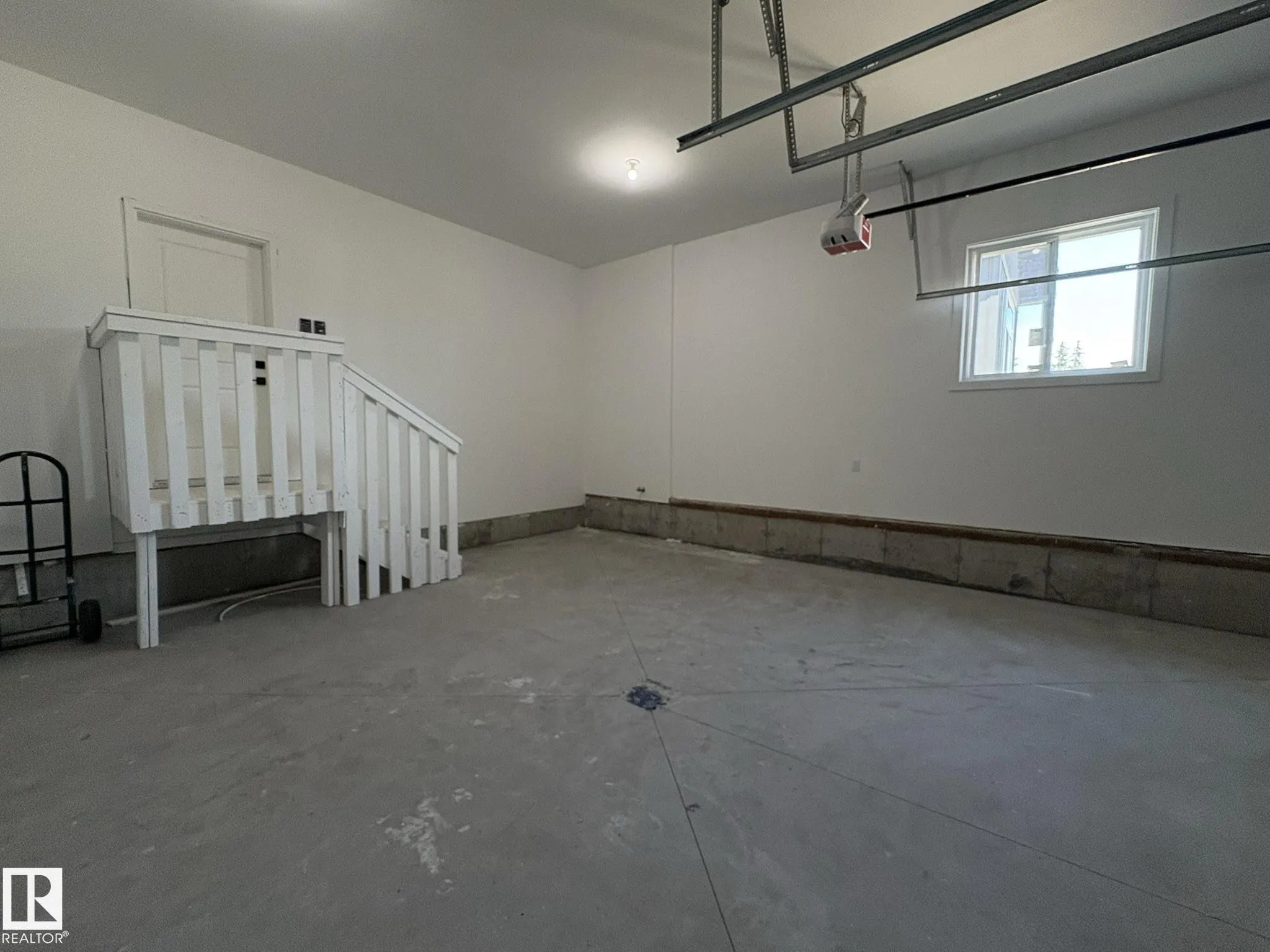 4504 56 AVE