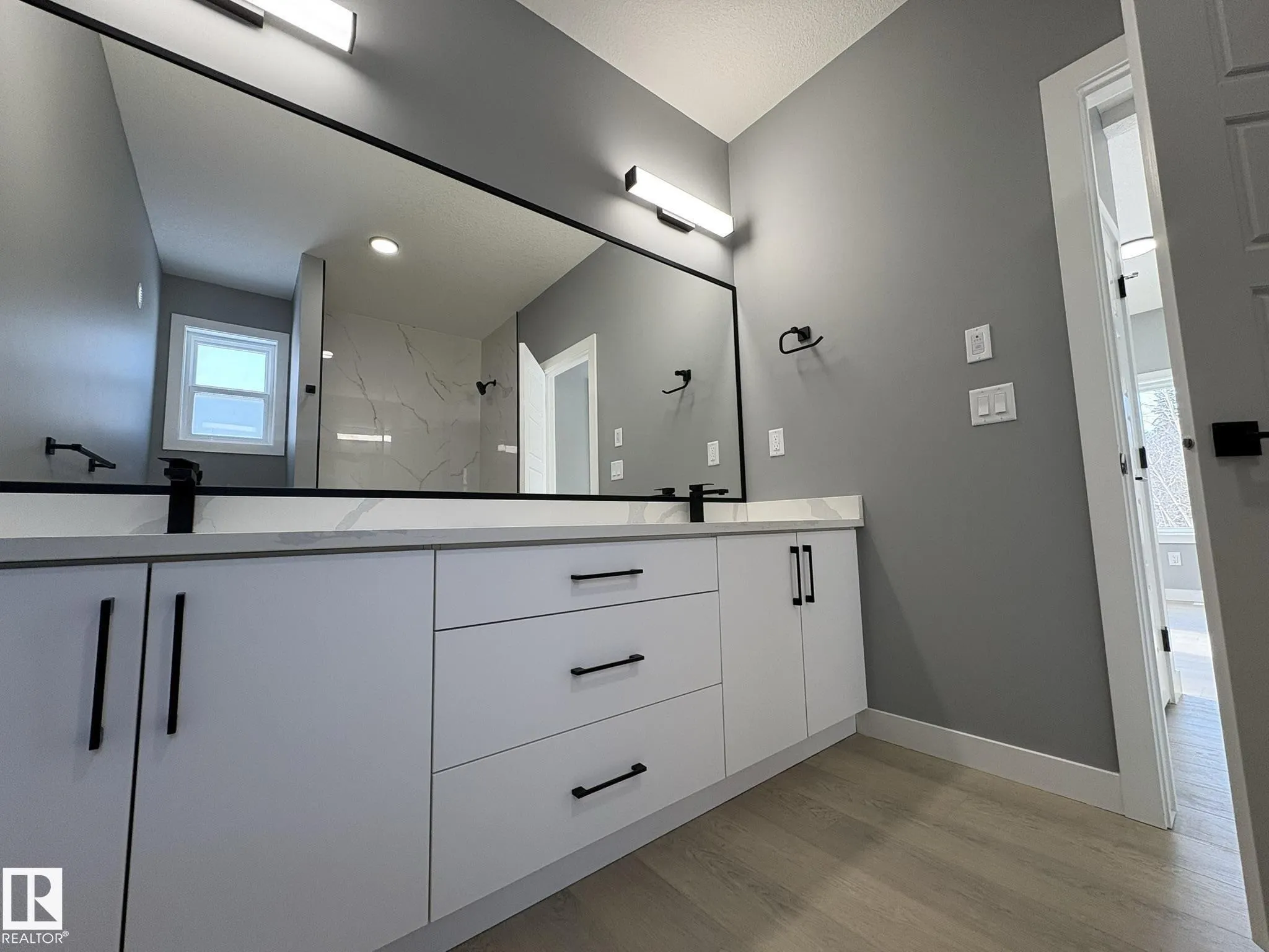 4504 56 AVE