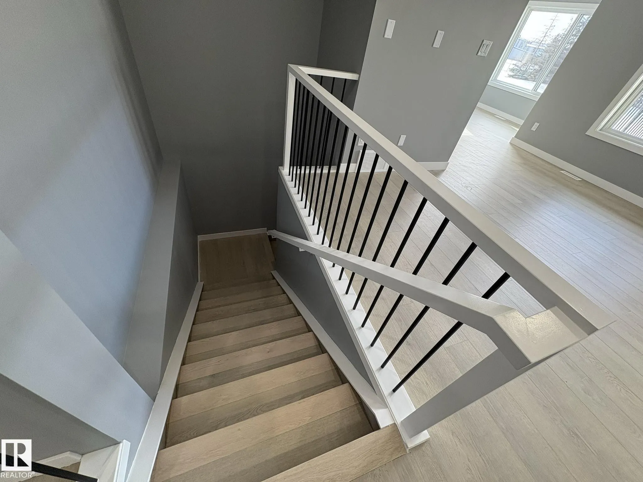 4504 56 AVE