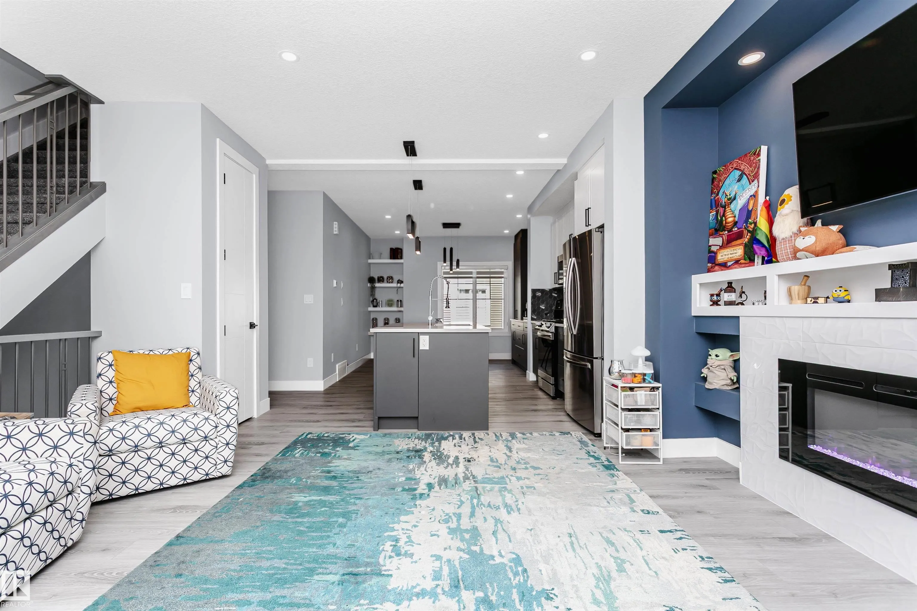 230 EDGEMONT Road