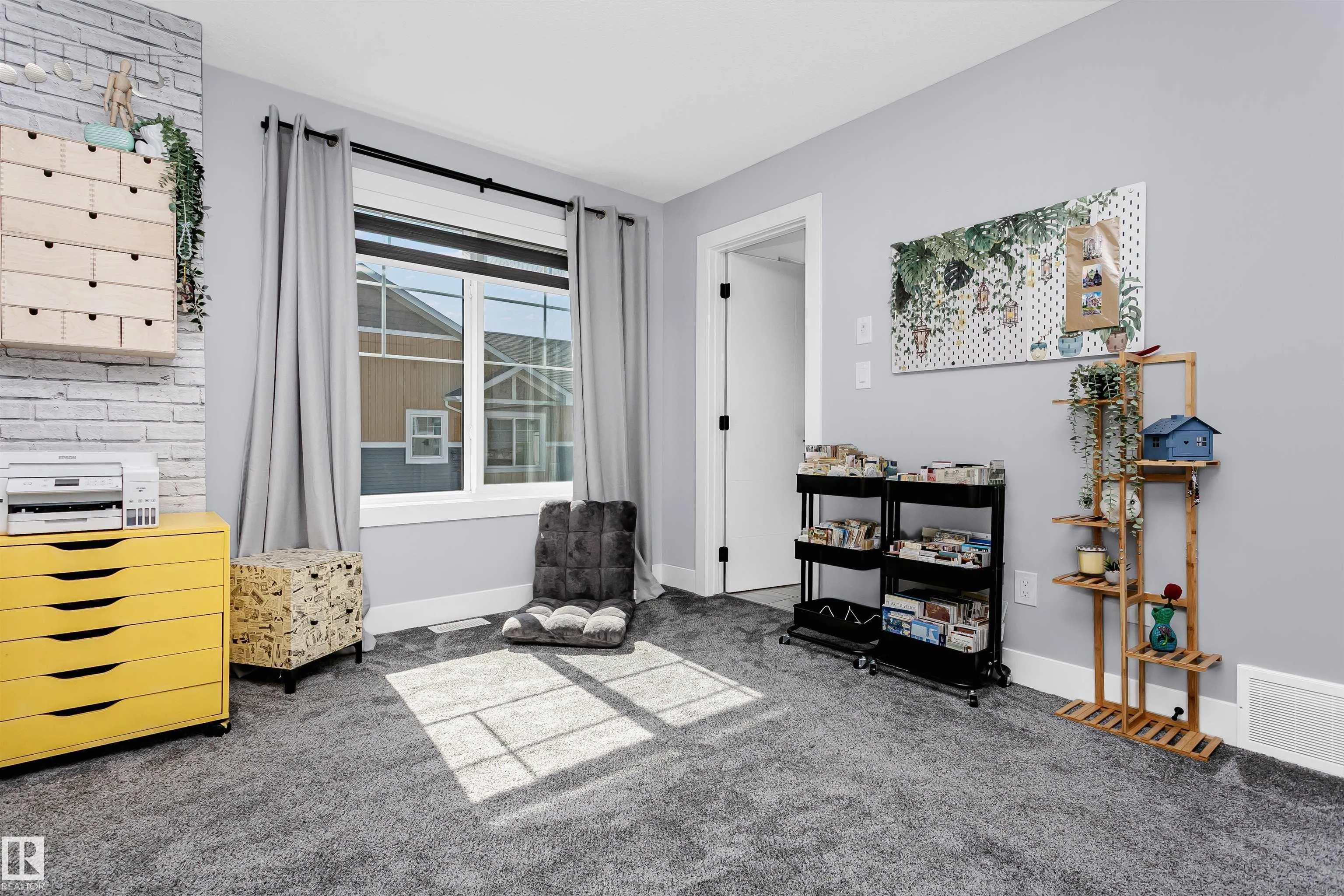 230 EDGEMONT Road