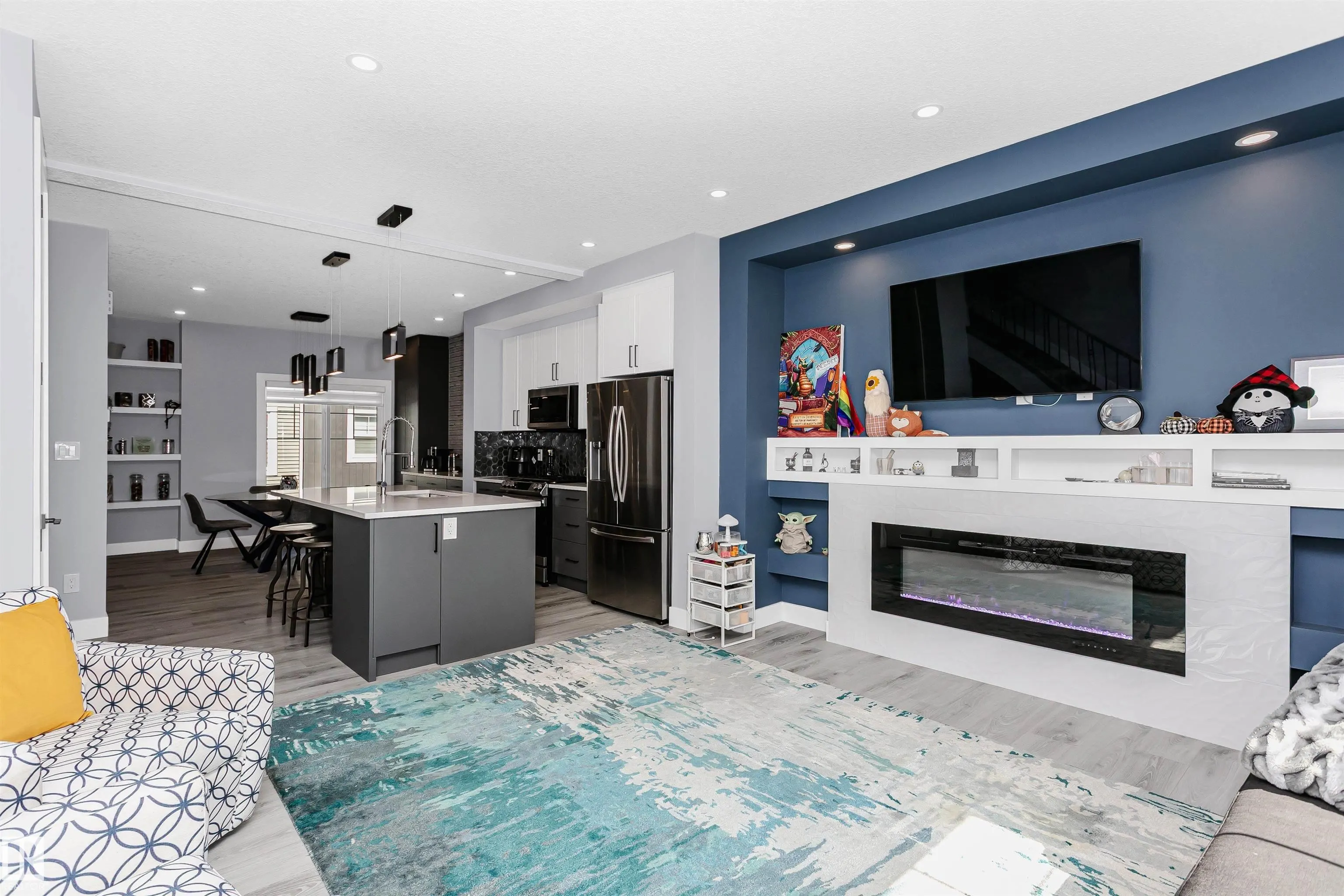 230 EDGEMONT Road