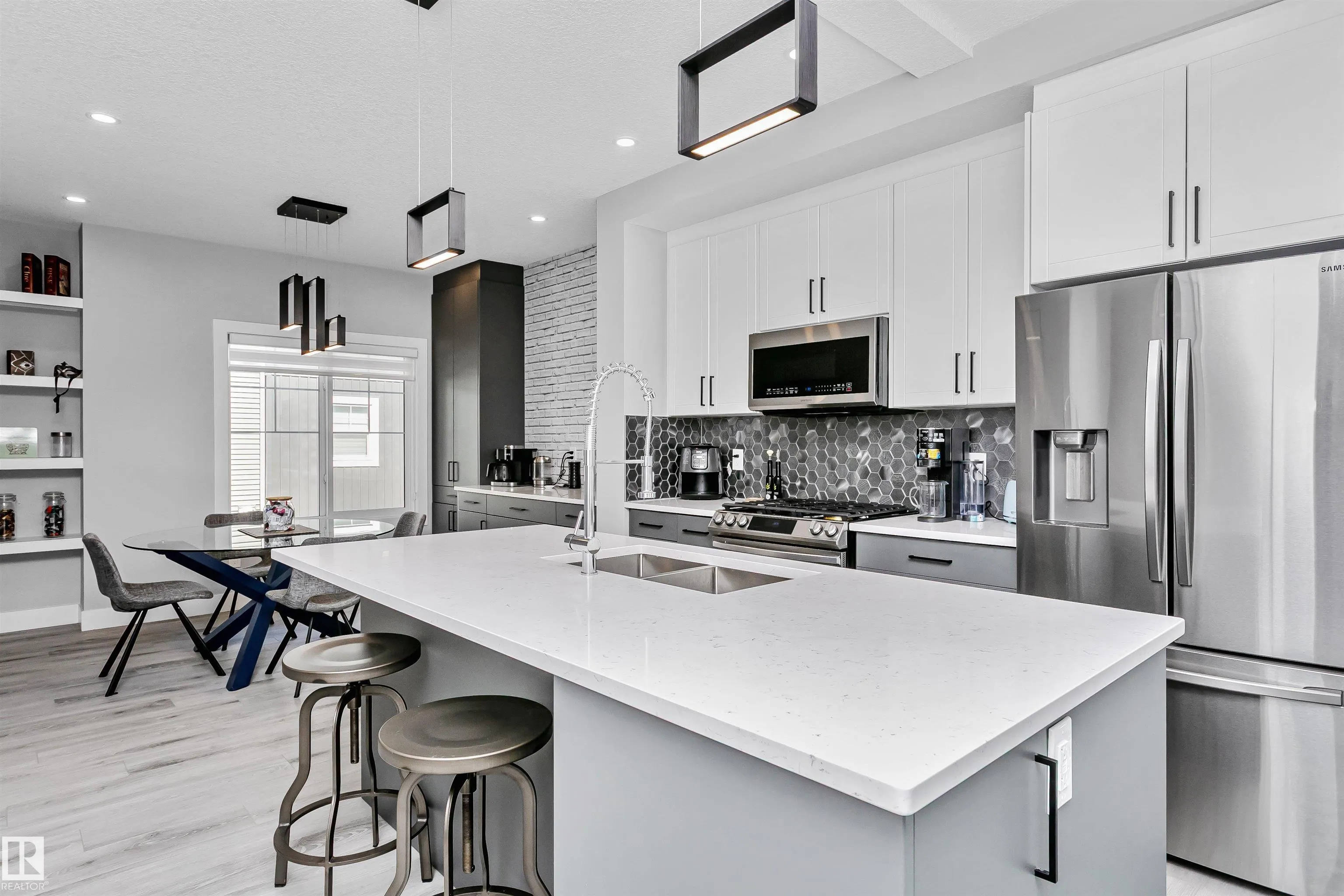 230 EDGEMONT Road