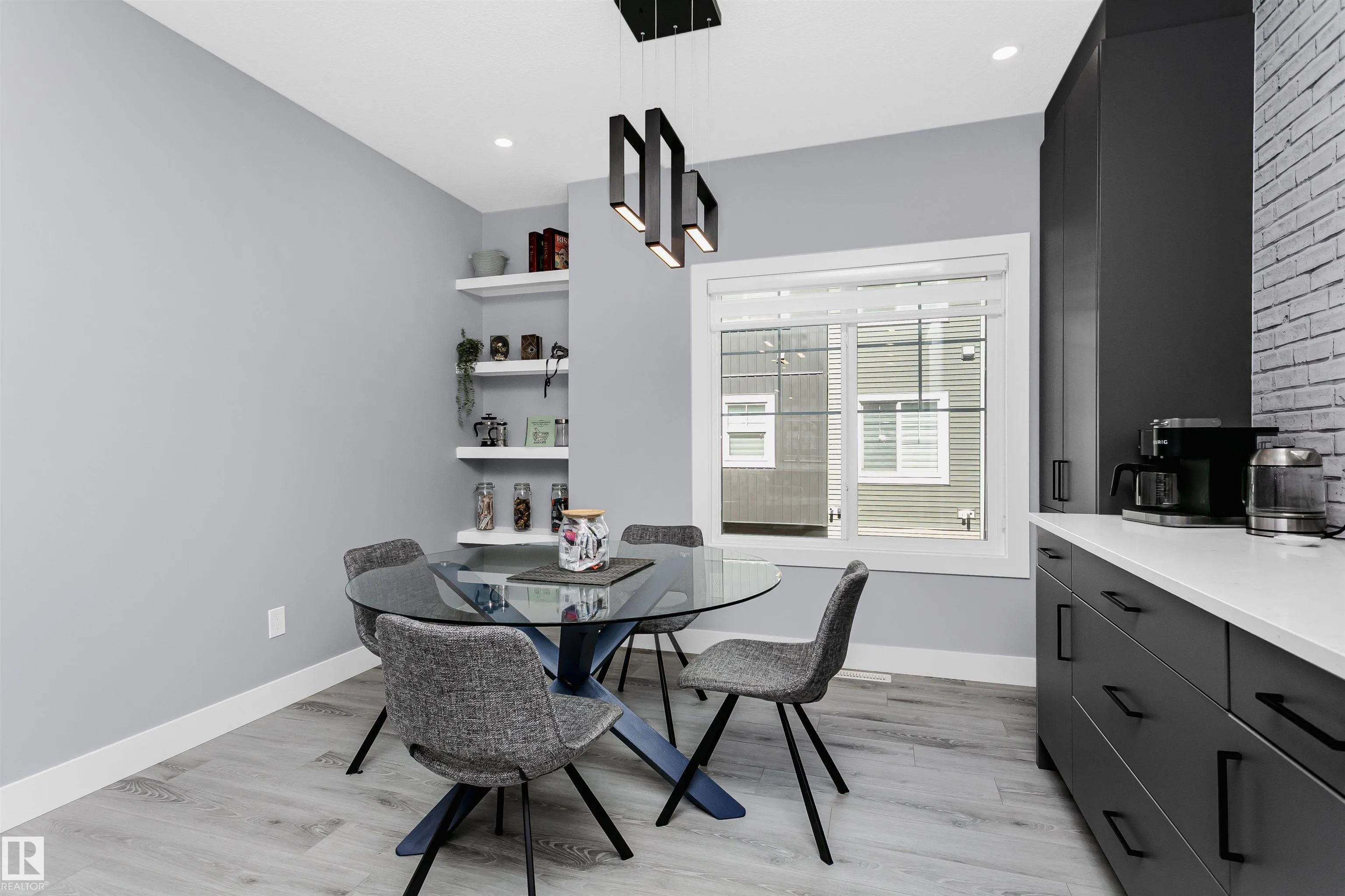 230 EDGEMONT Road