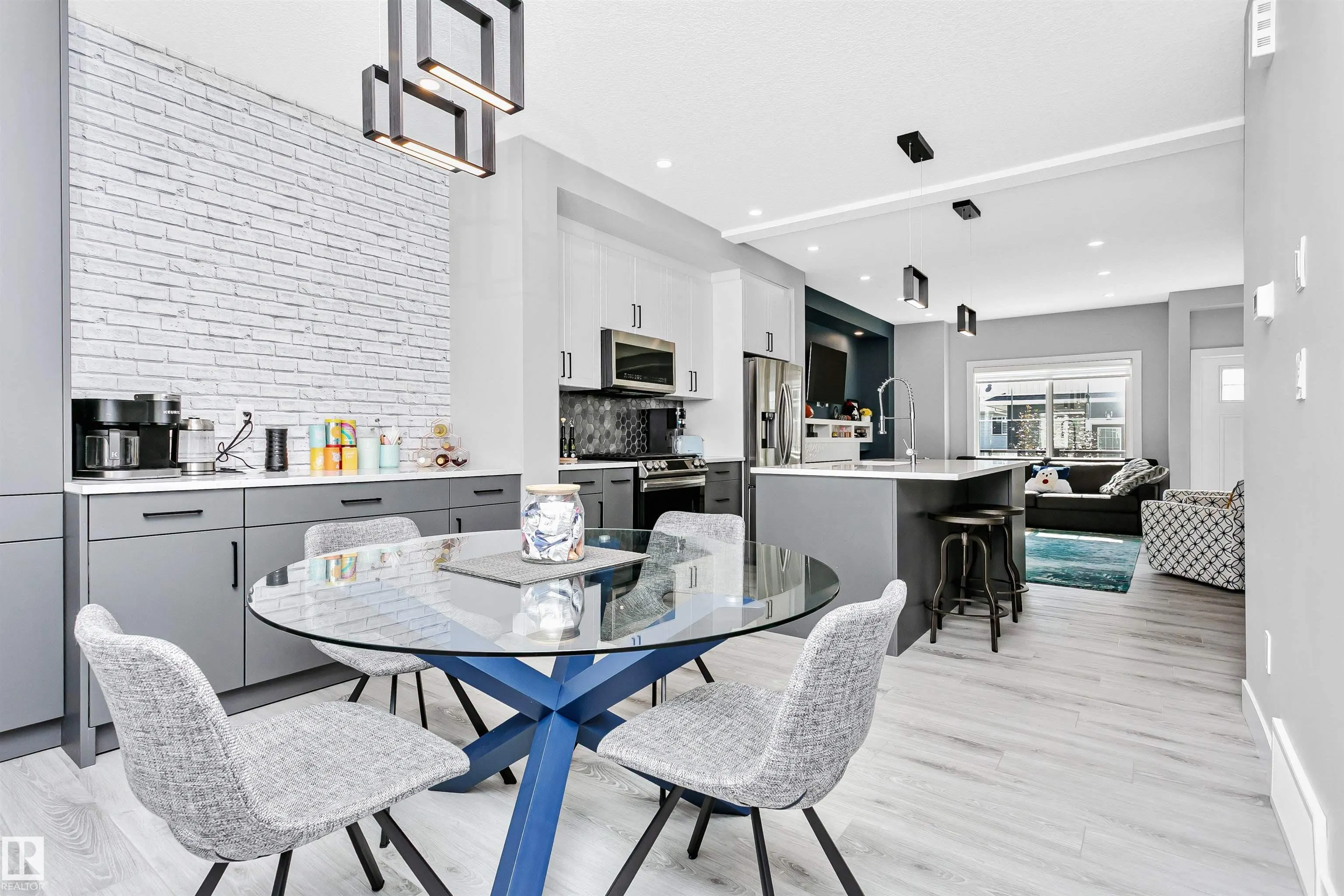 230 EDGEMONT Road