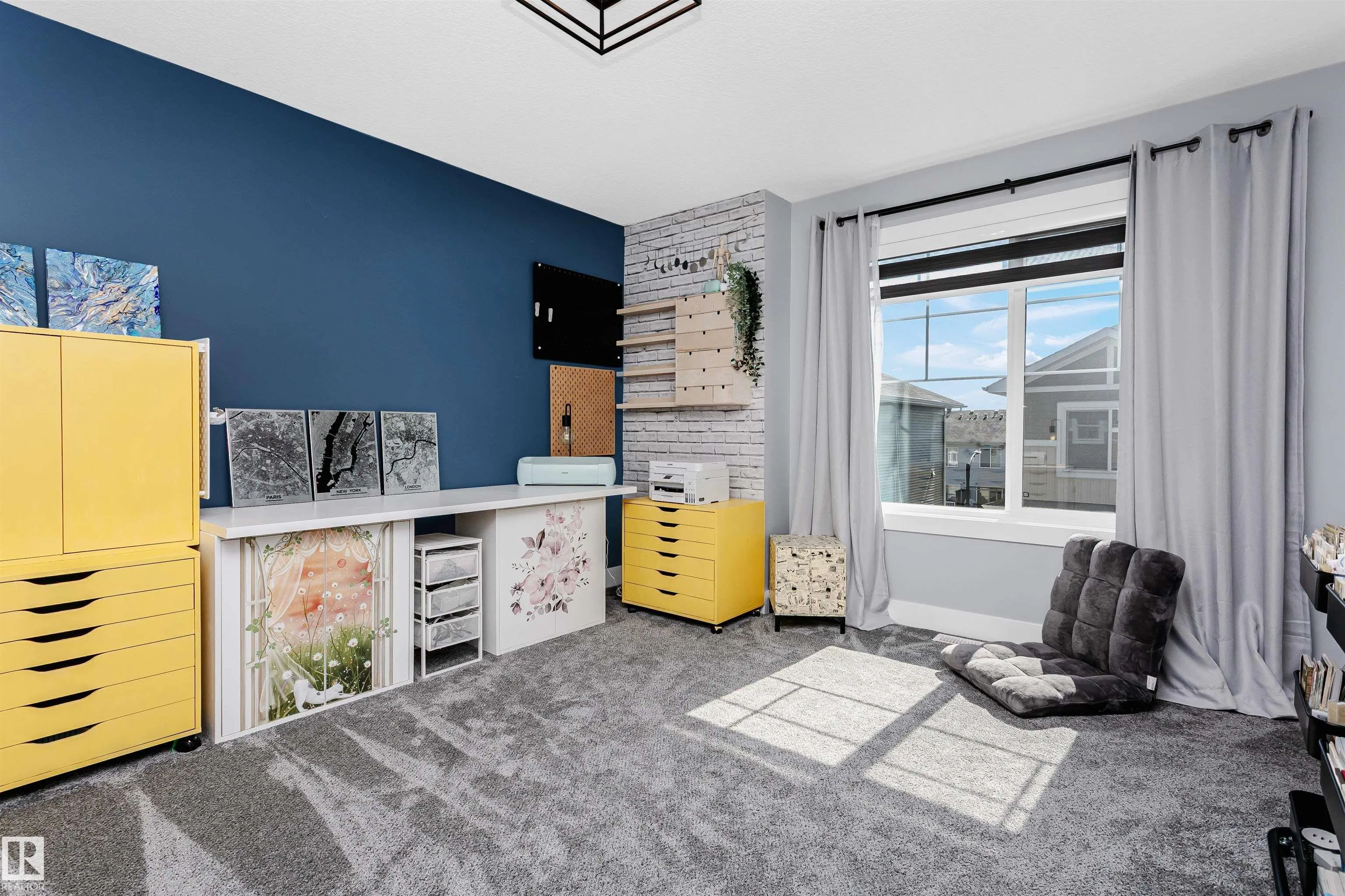 230 EDGEMONT Road