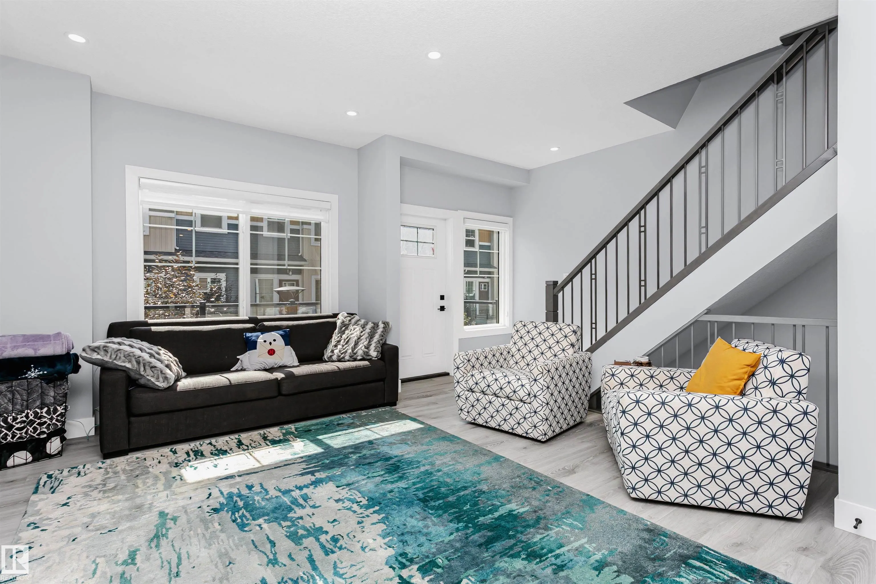 230 EDGEMONT Road