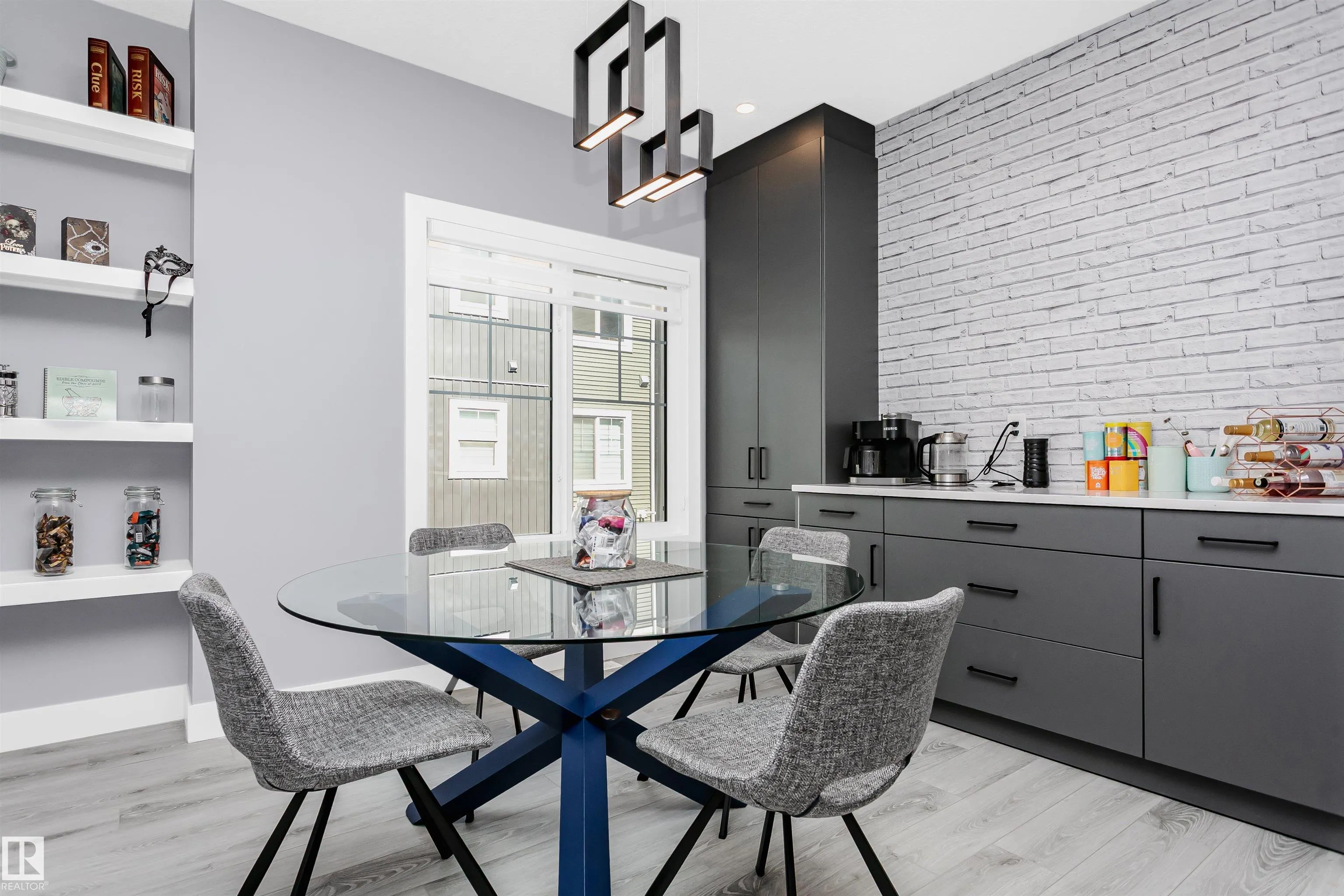 230 EDGEMONT Road