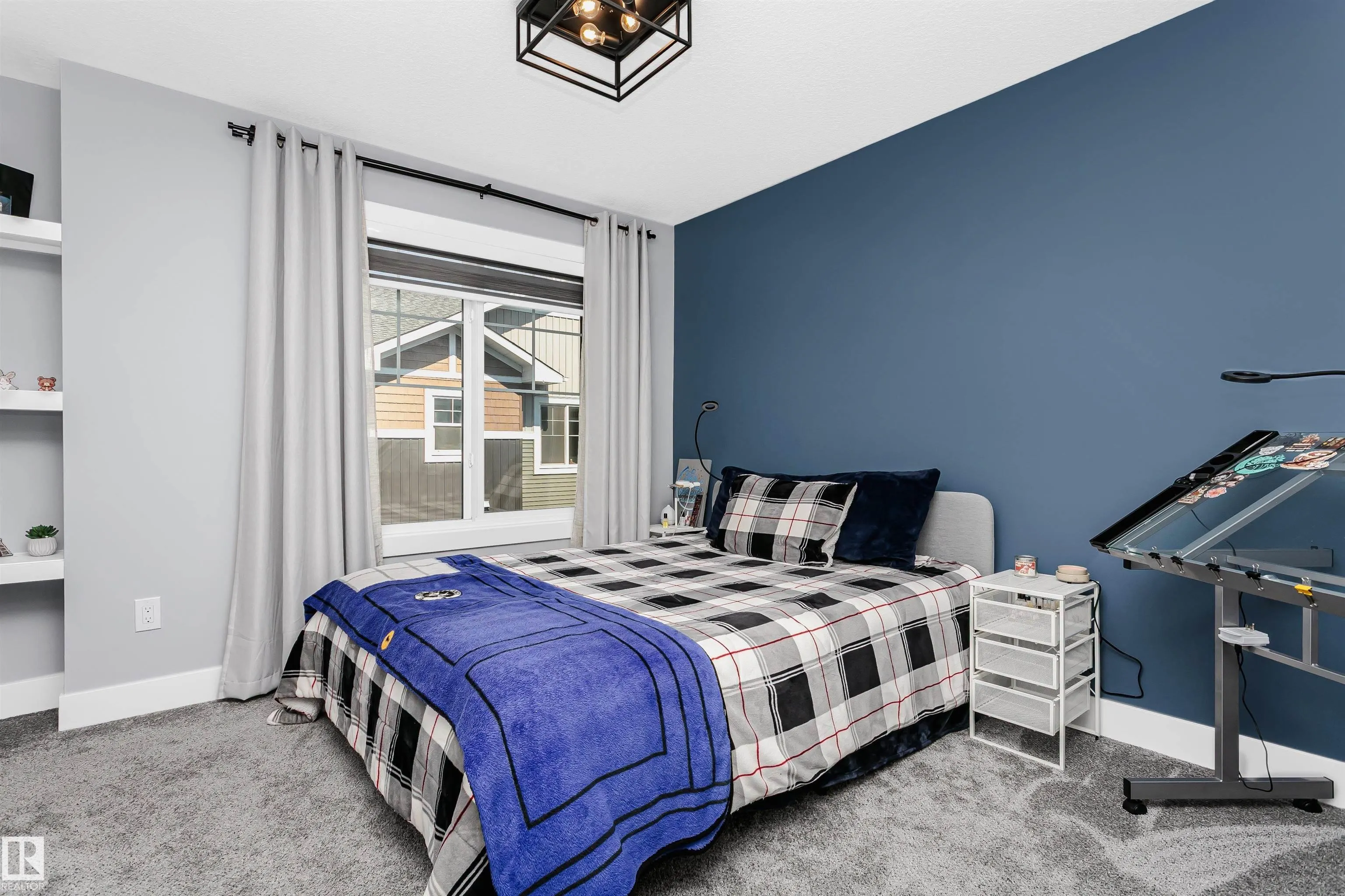 230 EDGEMONT Road