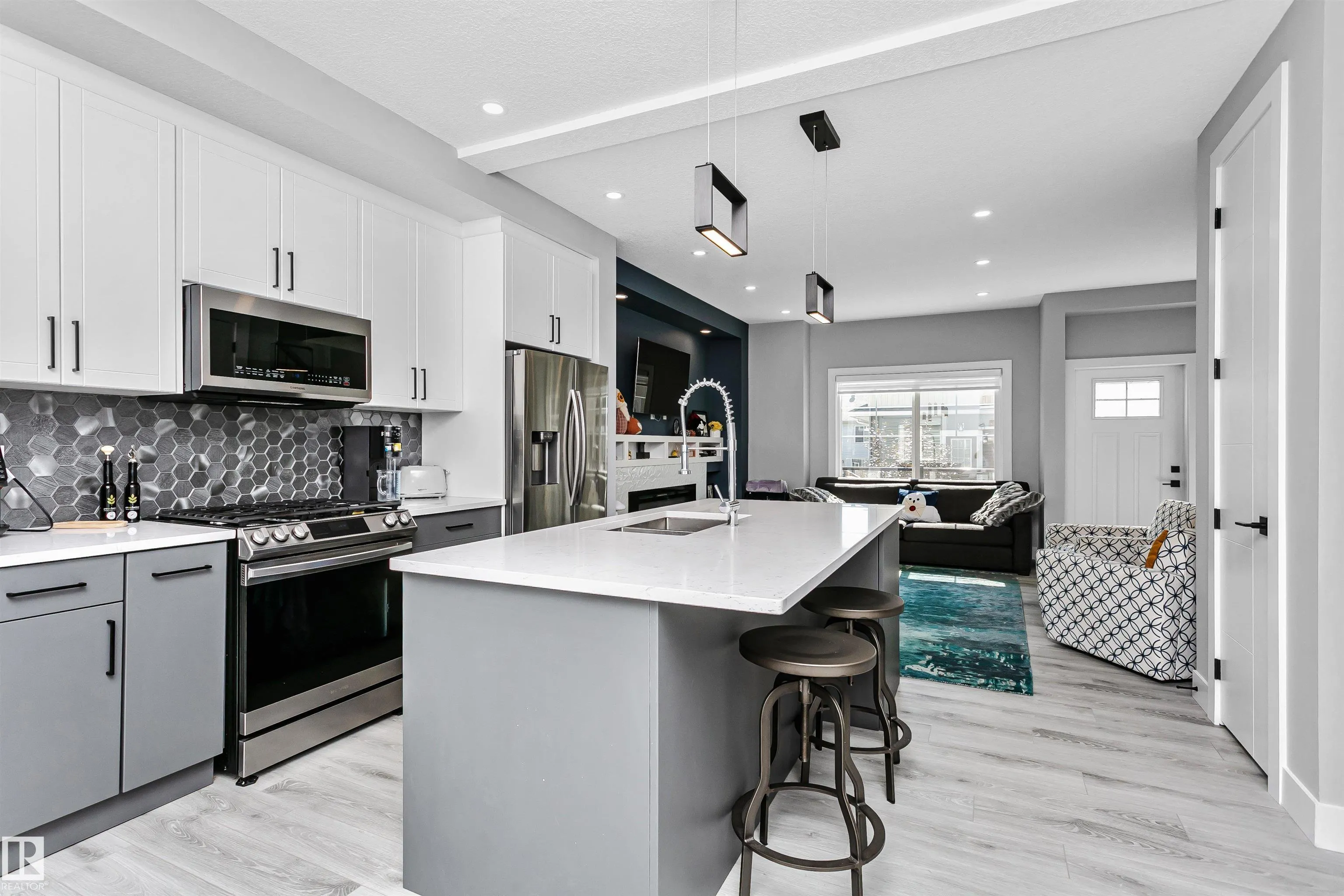 230 EDGEMONT Road