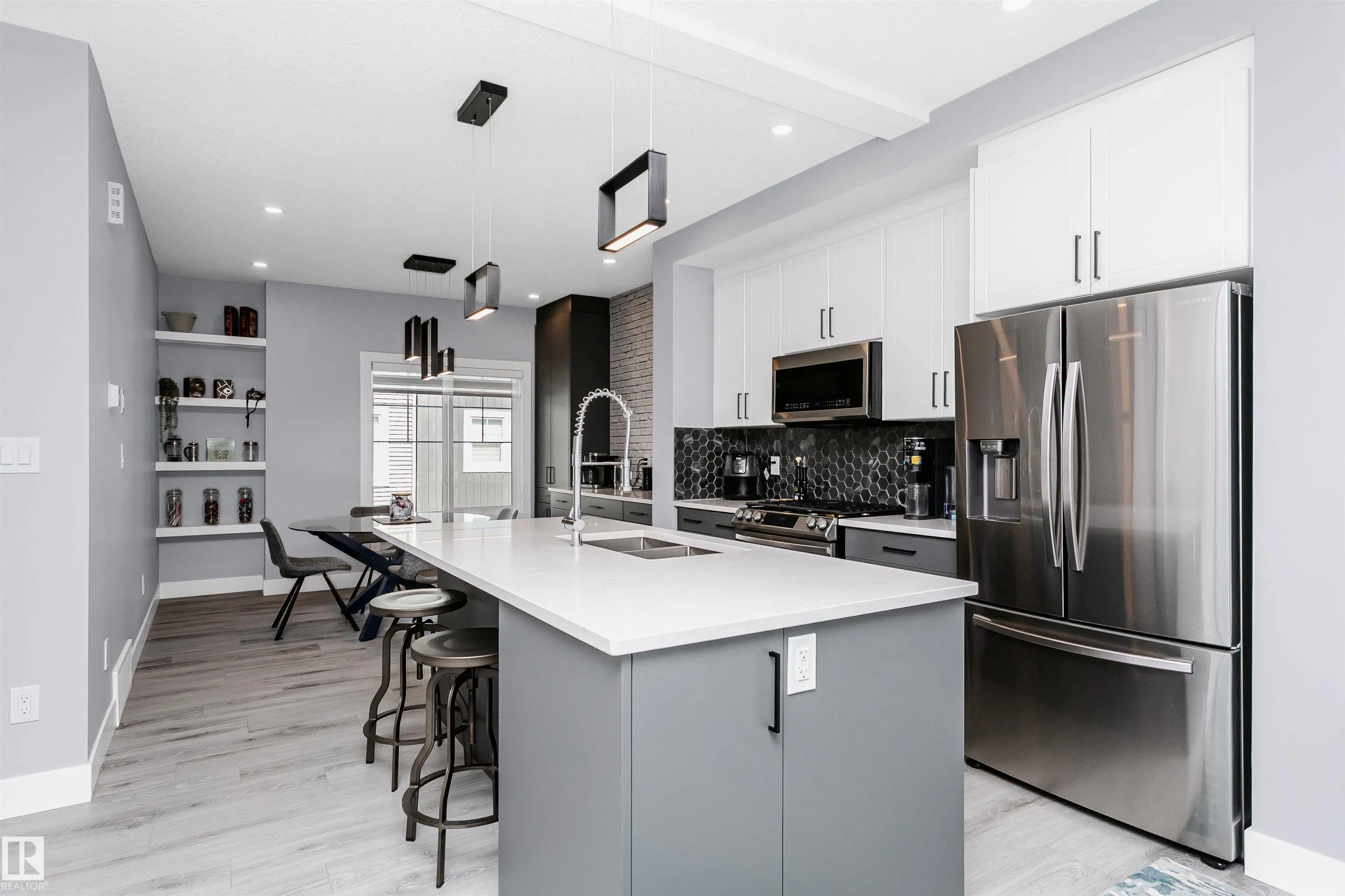 230 EDGEMONT Road