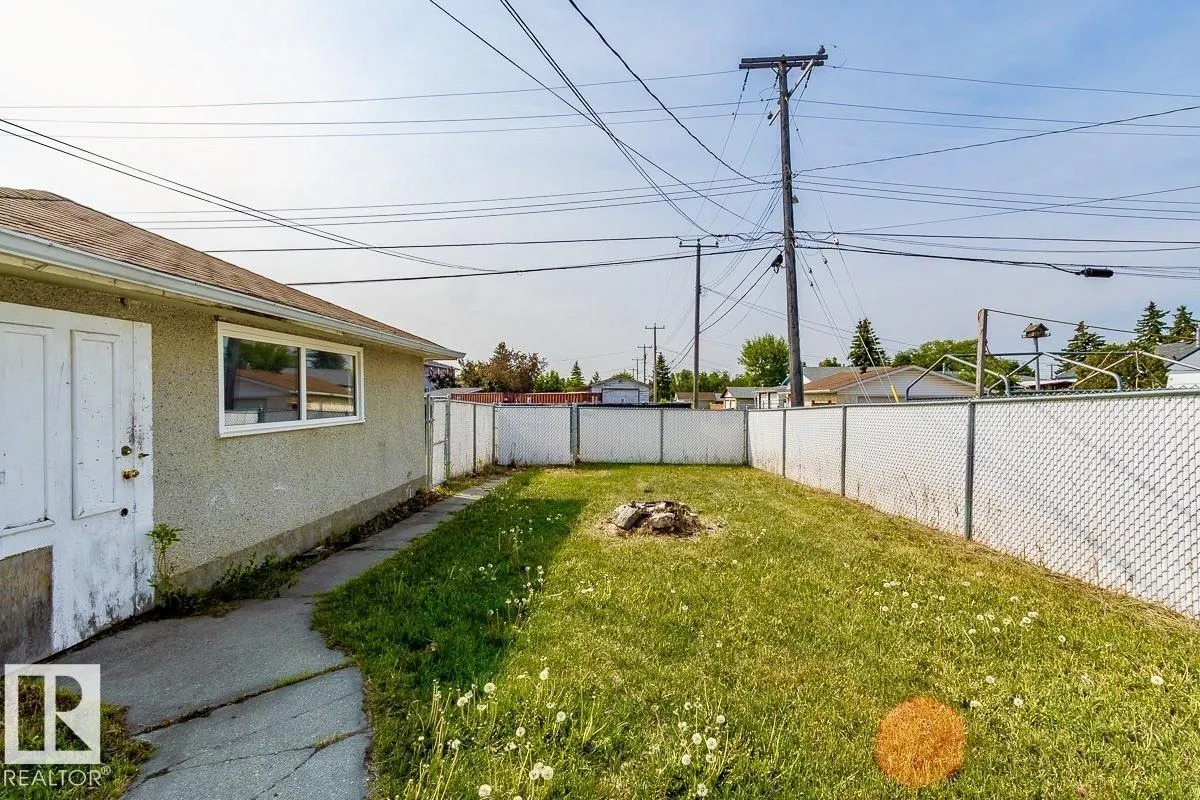 8911 132 Avenue