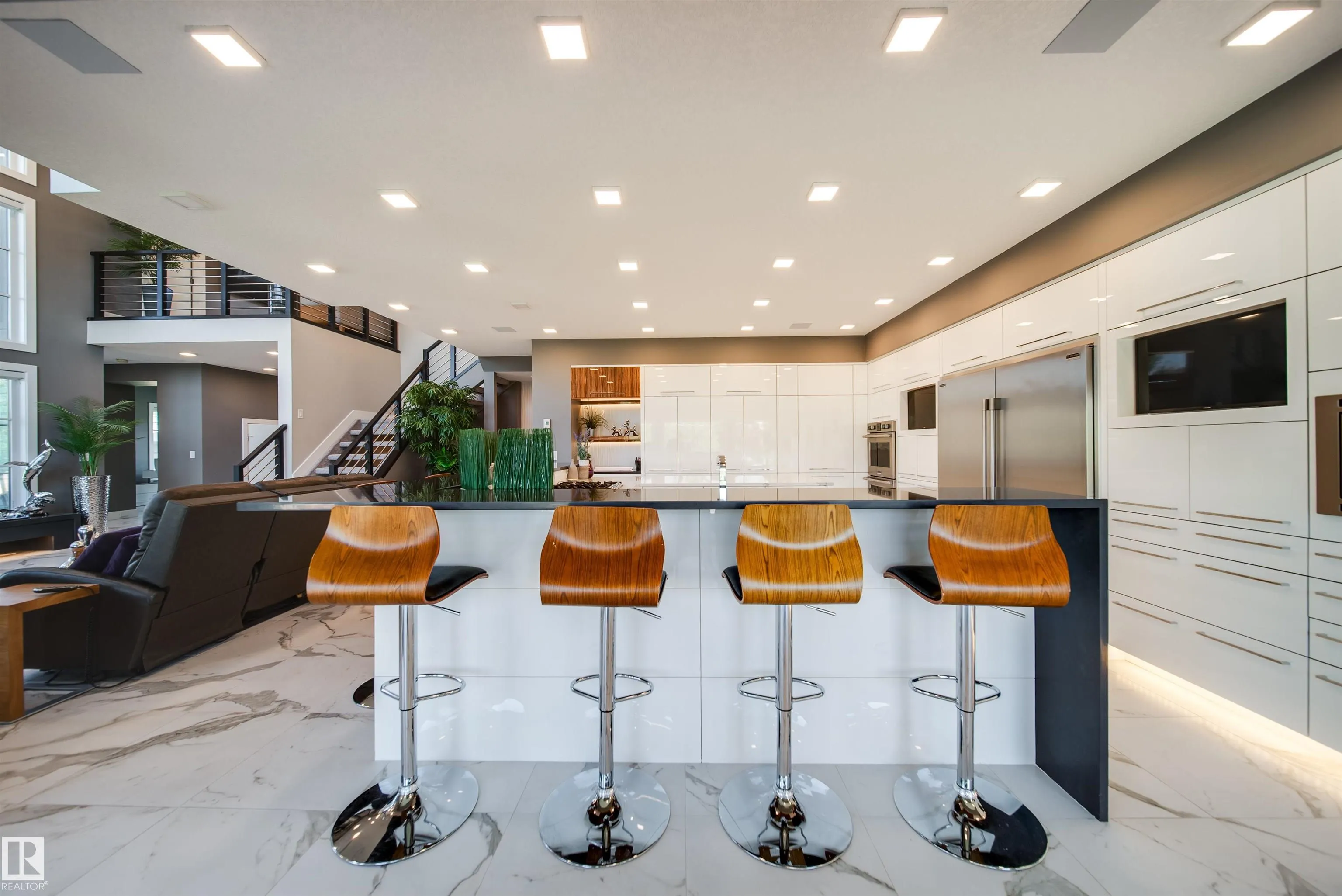 4143 KENNEDY GREEN Green