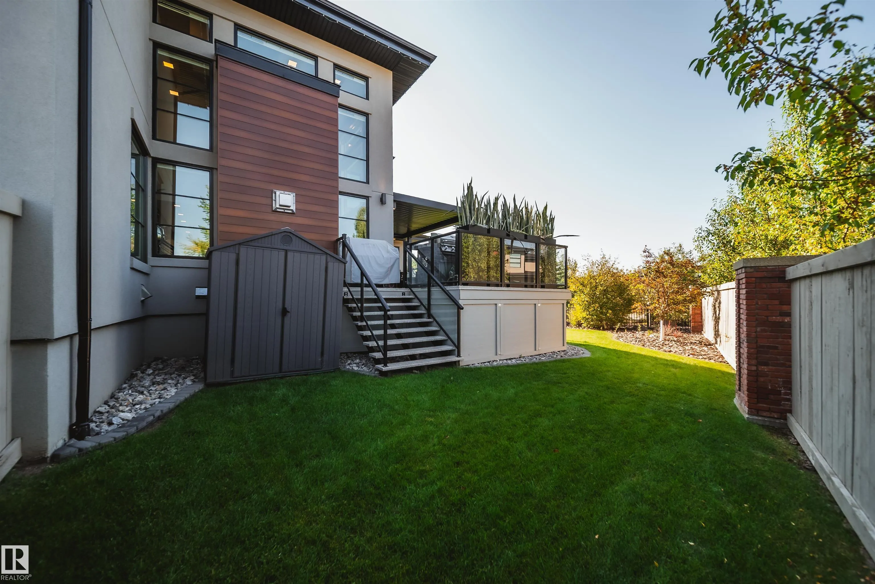 4143 KENNEDY GREEN Green