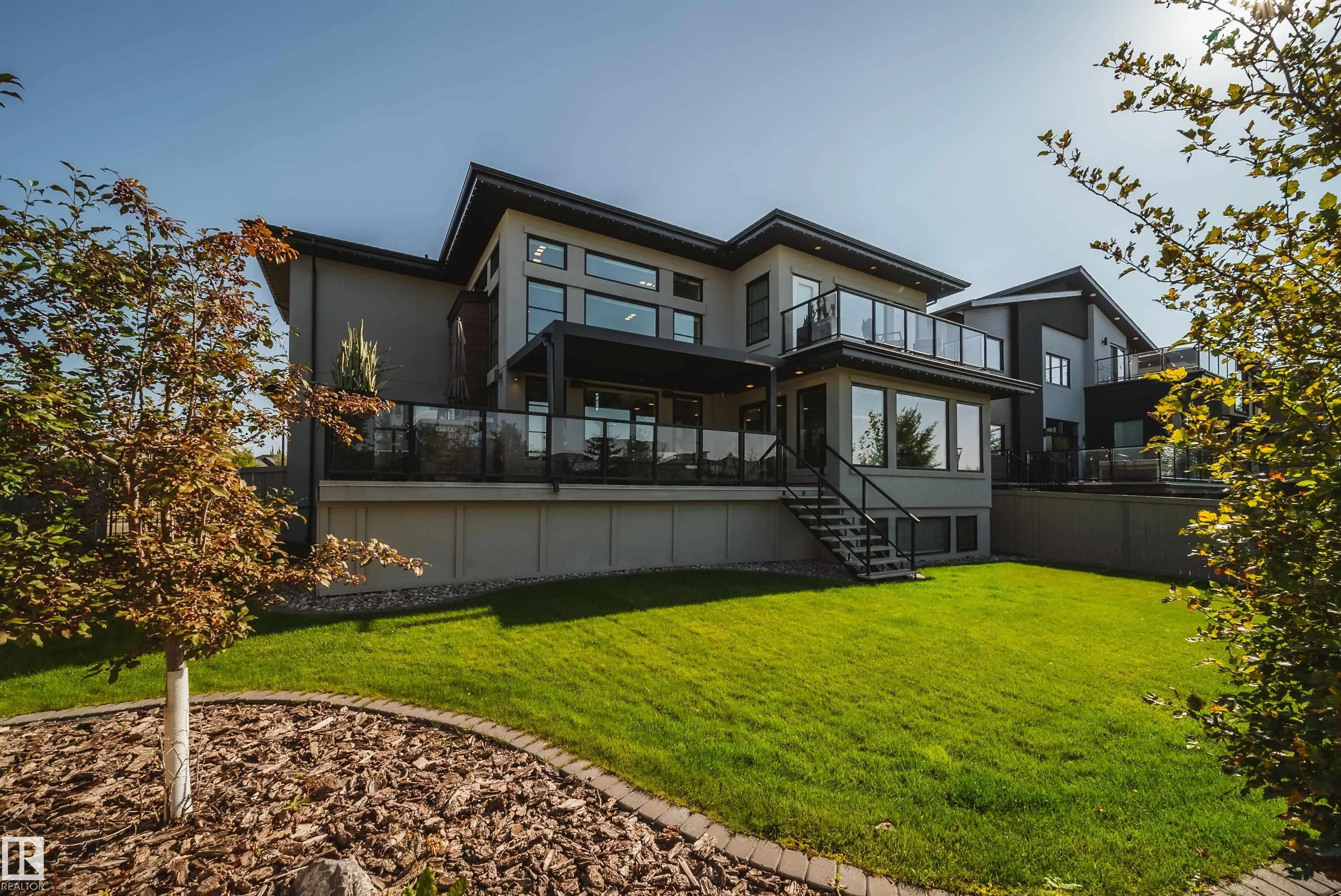 4143 KENNEDY GREEN Green