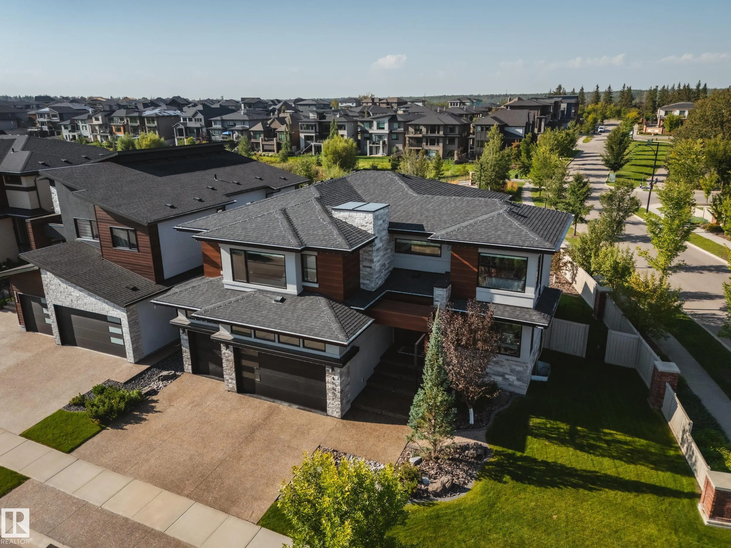 4143 KENNEDY GREEN Green
