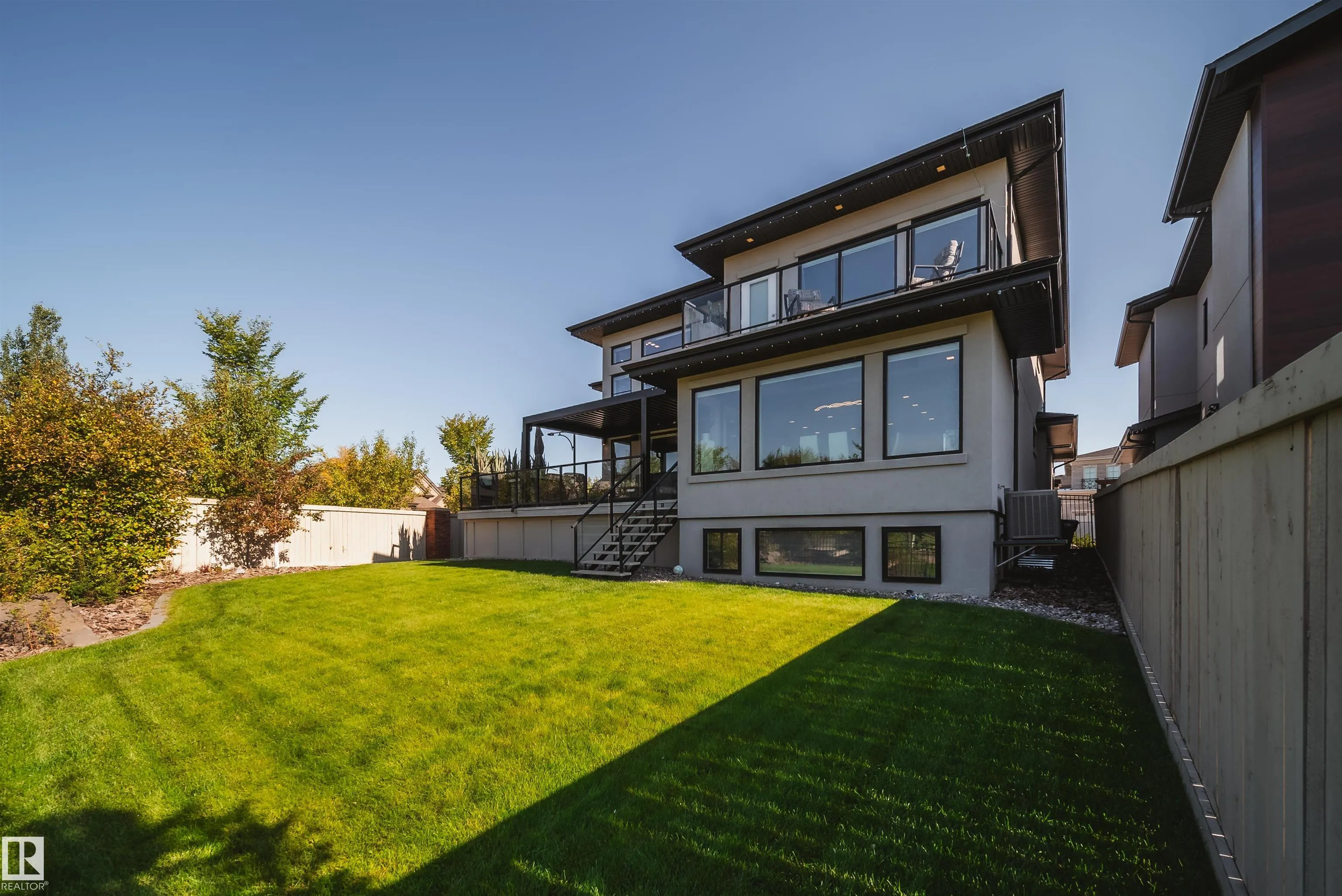 4143 KENNEDY GREEN Green