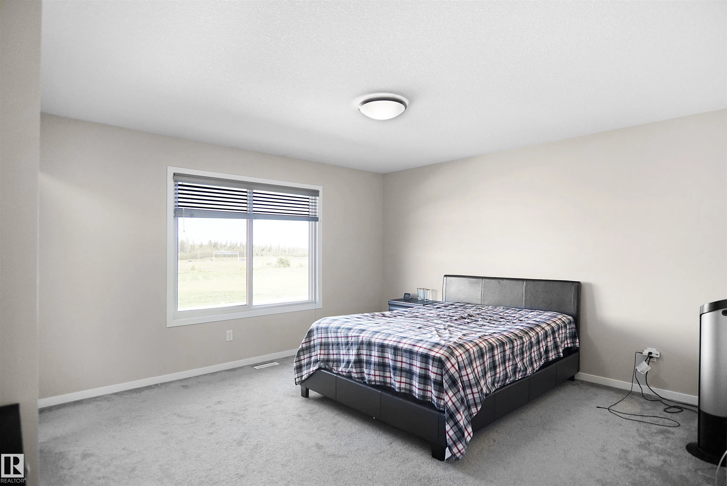 671 EAGLESON CRESCENT NW