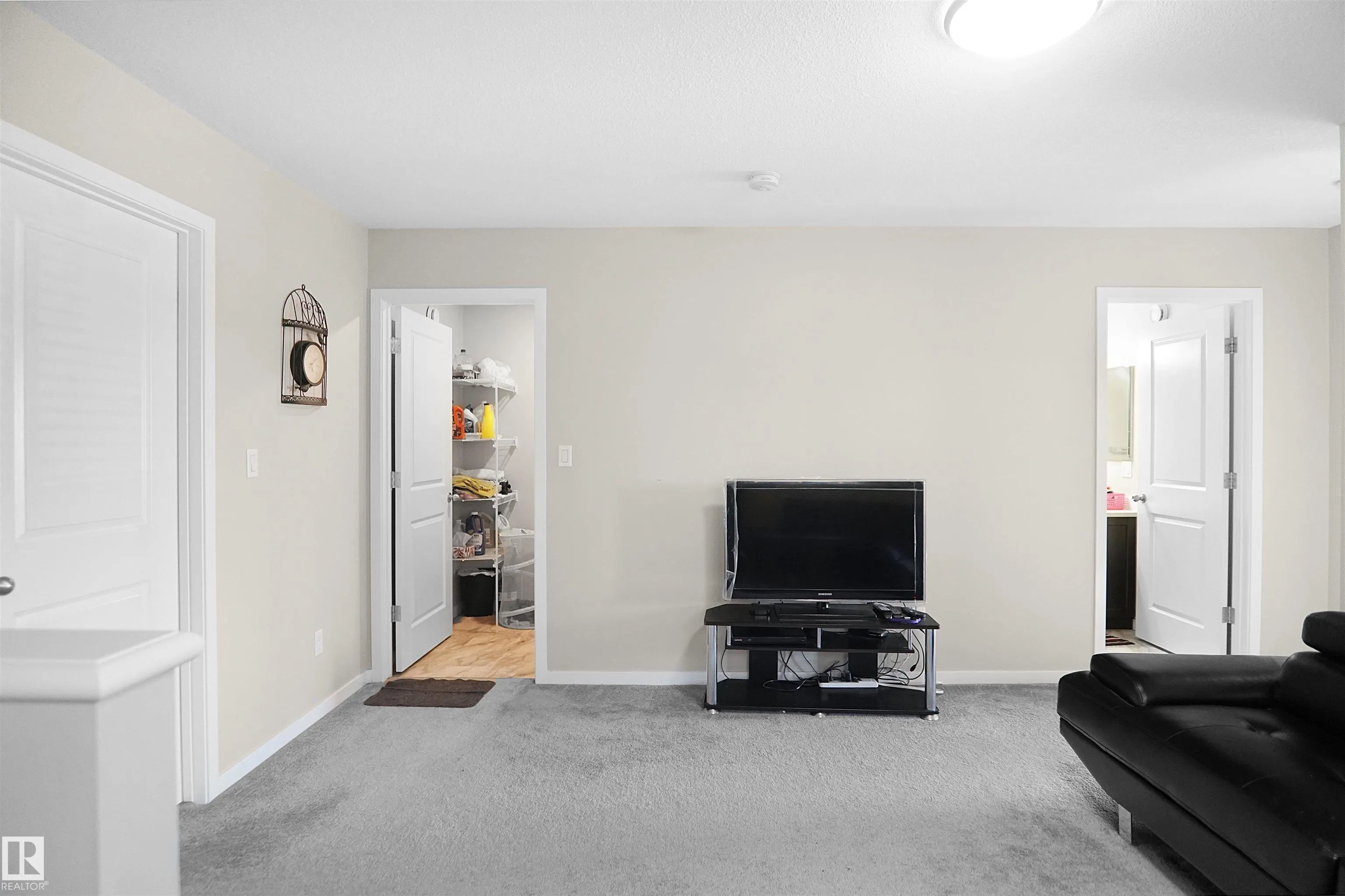 671 EAGLESON CRESCENT NW