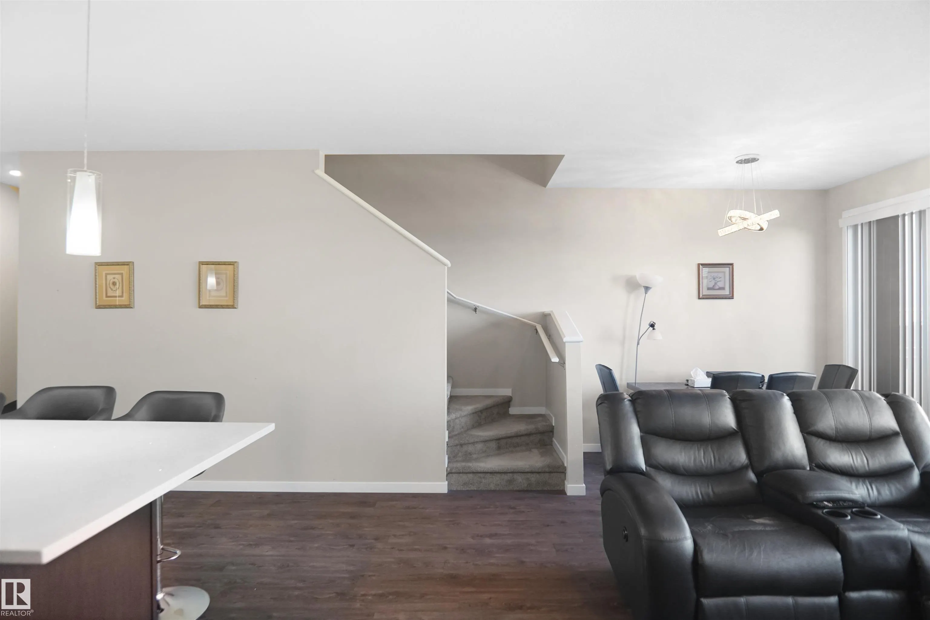 671 EAGLESON CRESCENT NW