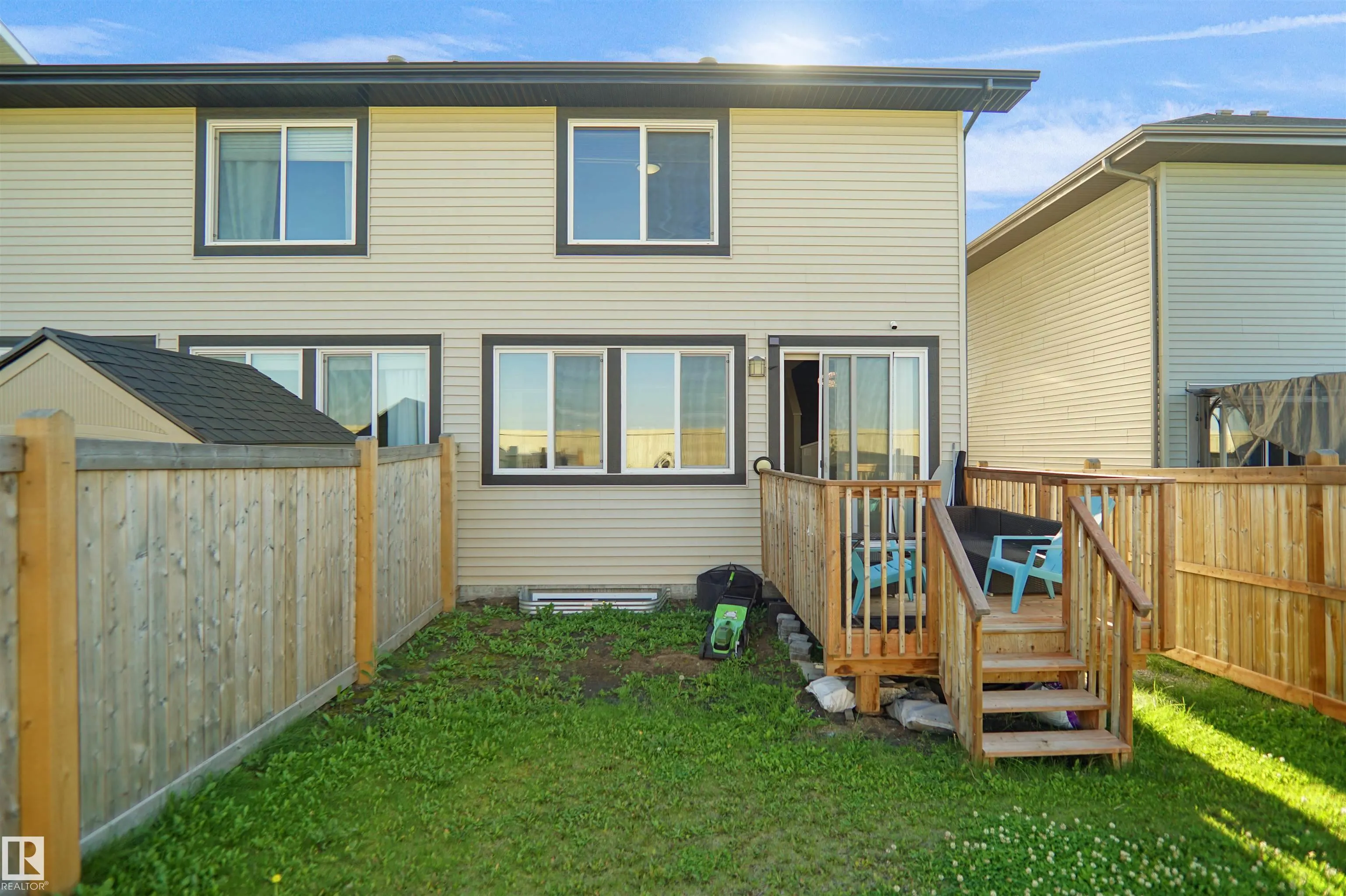 671 EAGLESON CRESCENT NW