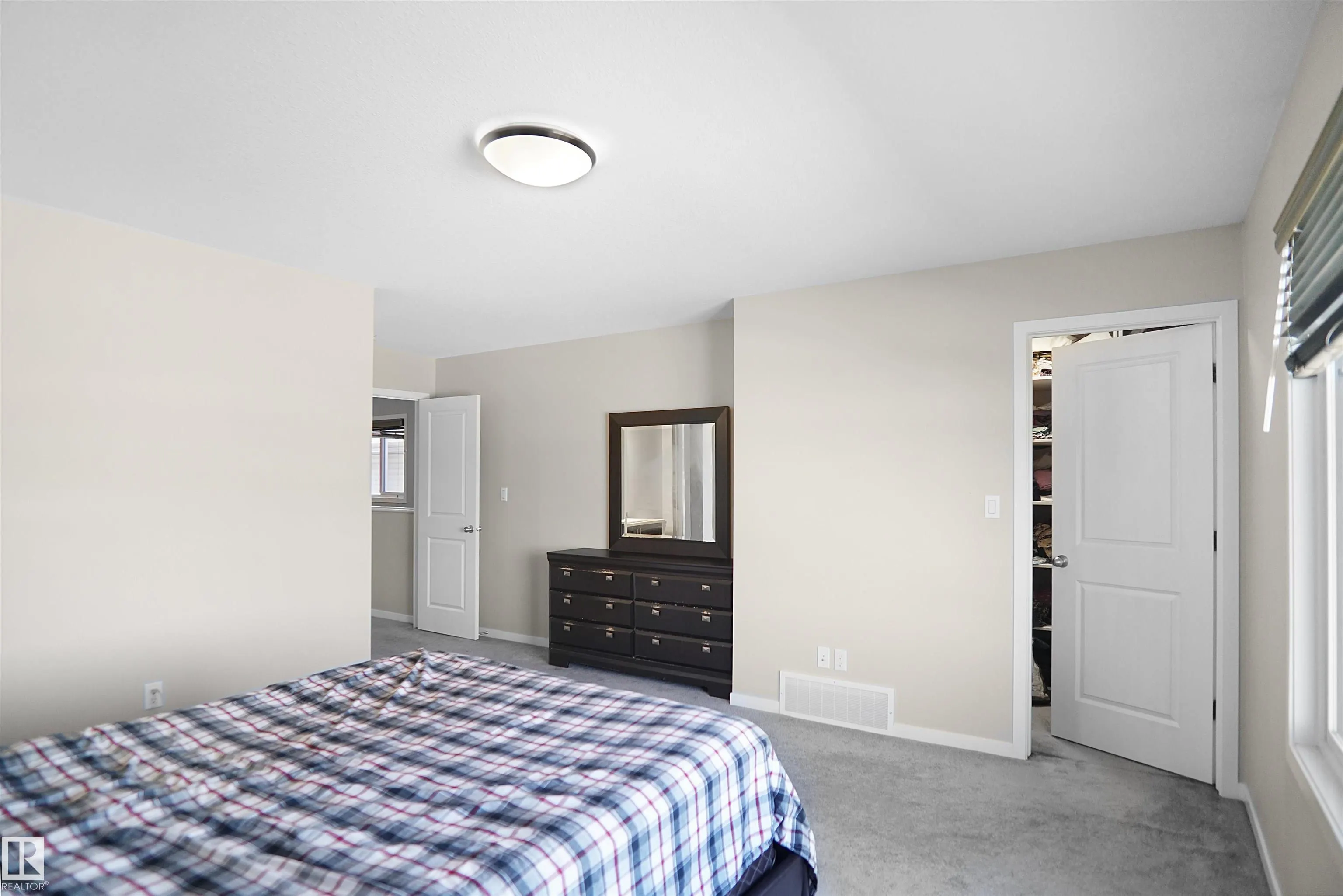 671 EAGLESON CRESCENT NW