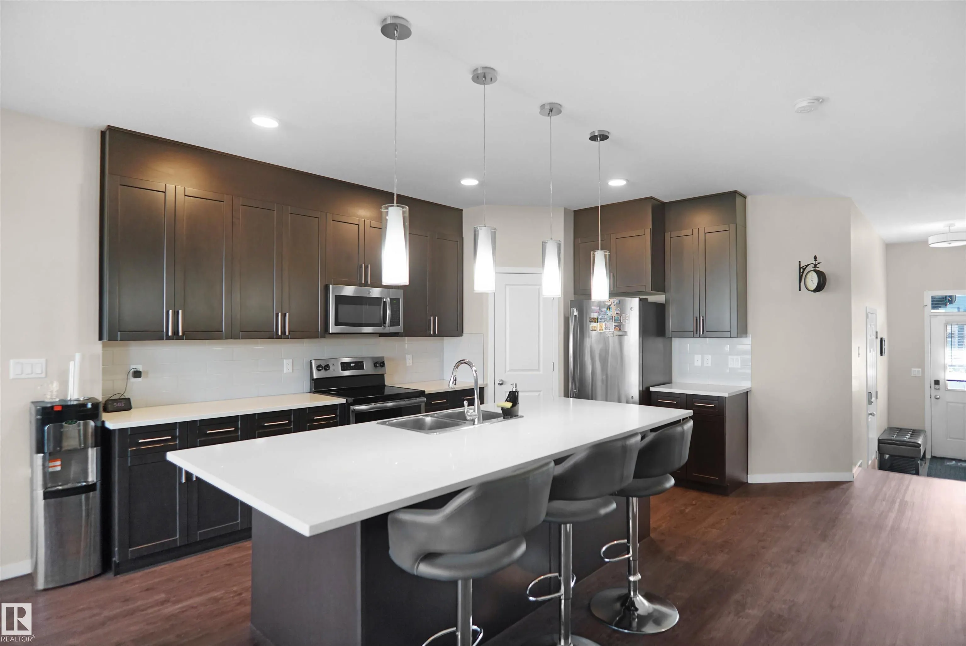 671 EAGLESON CRESCENT NW