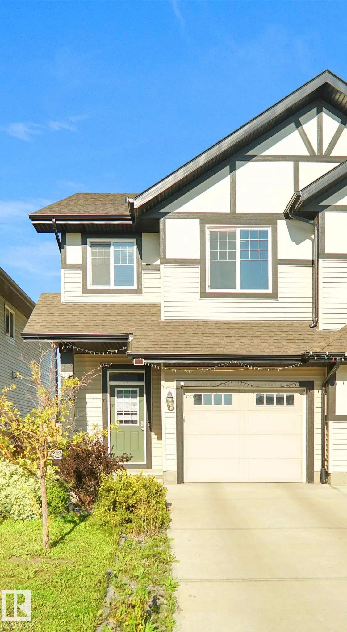 671 EAGLESON CRESCENT NW