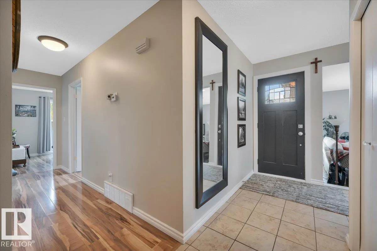 19 LAMOUREUX Place
