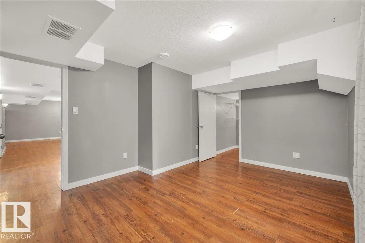 19 LAMOUREUX Place