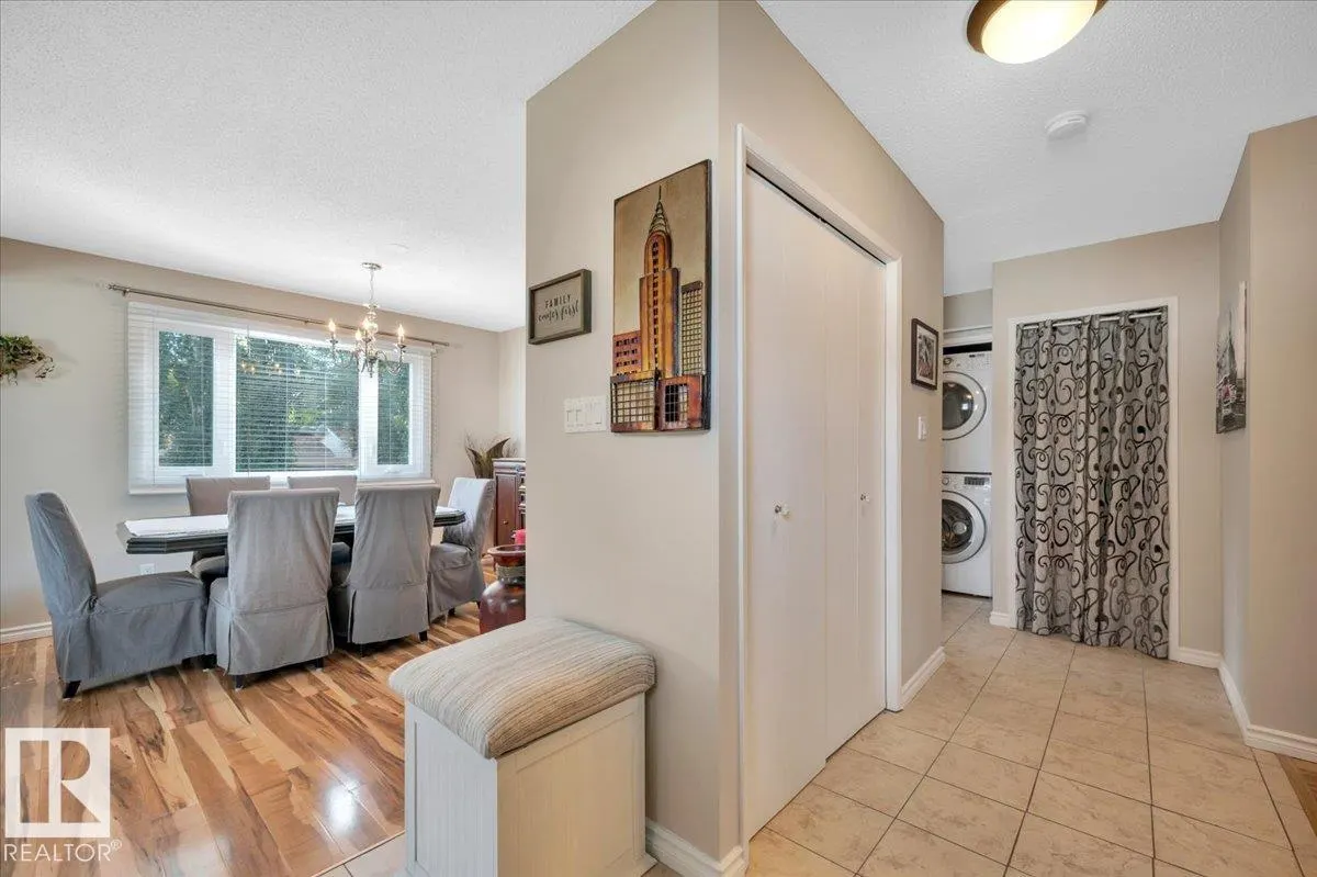 19 LAMOUREUX Place