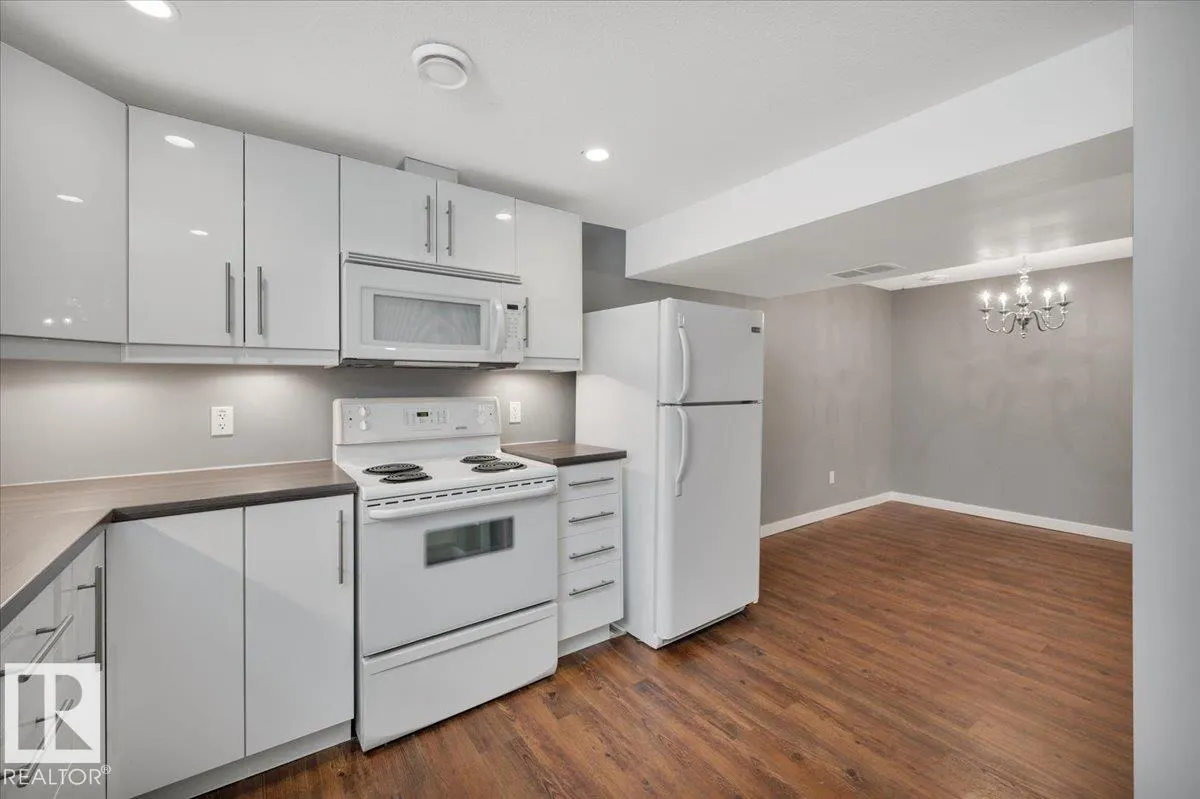 19 LAMOUREUX Place