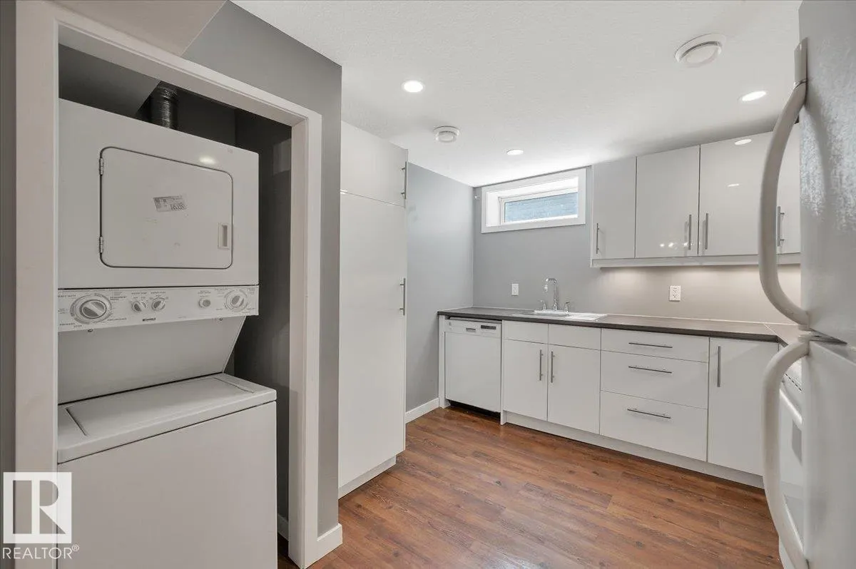 19 LAMOUREUX Place