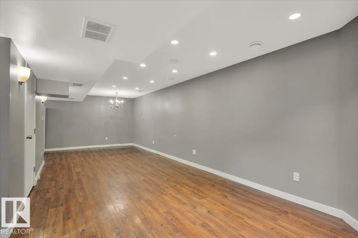 19 LAMOUREUX Place