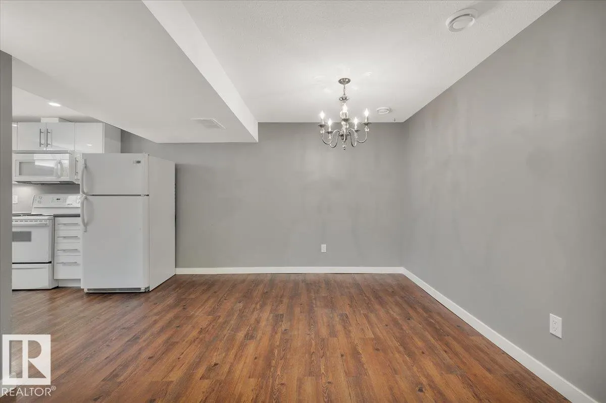 19 LAMOUREUX Place