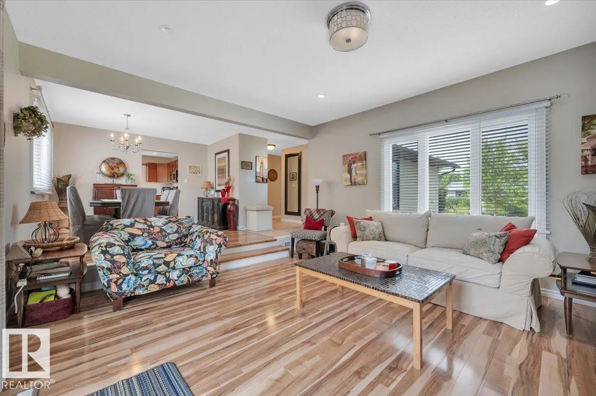19 LAMOUREUX Place