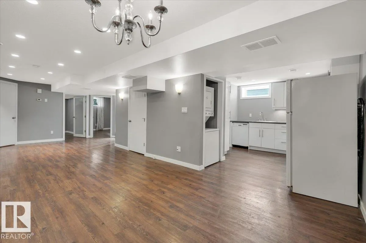 19 LAMOUREUX Place