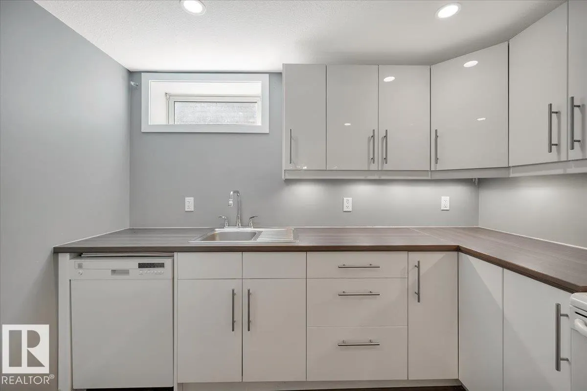 19 LAMOUREUX Place