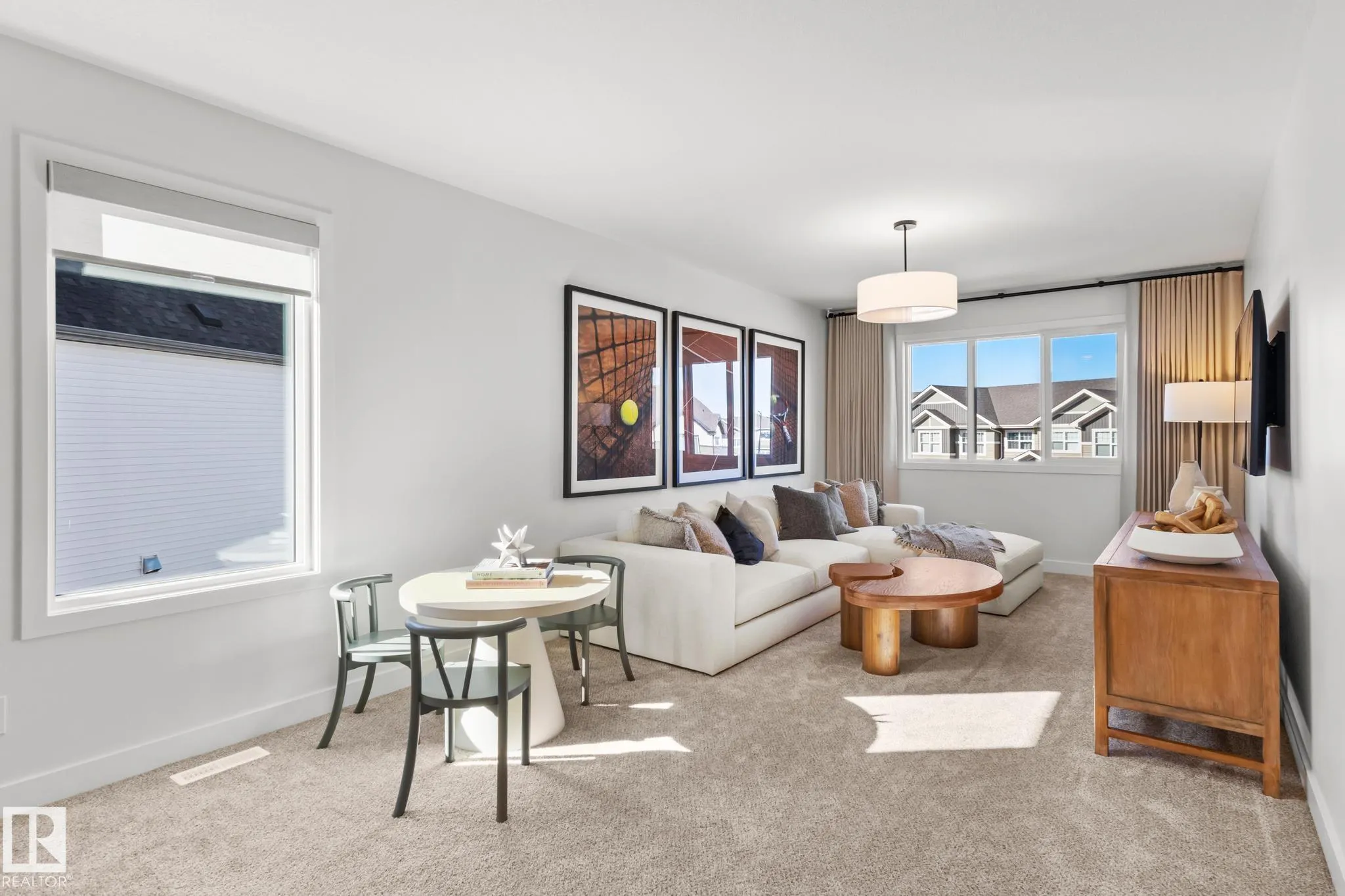 2130 MUCKLEPLUM Crescent
