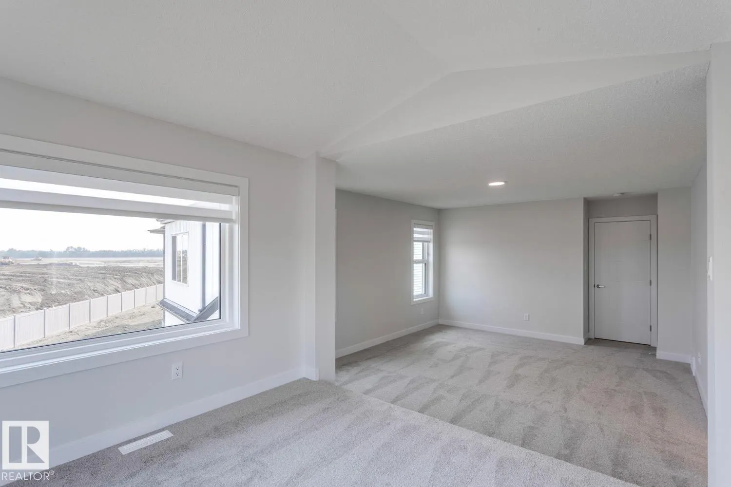 19011 20 Avenue