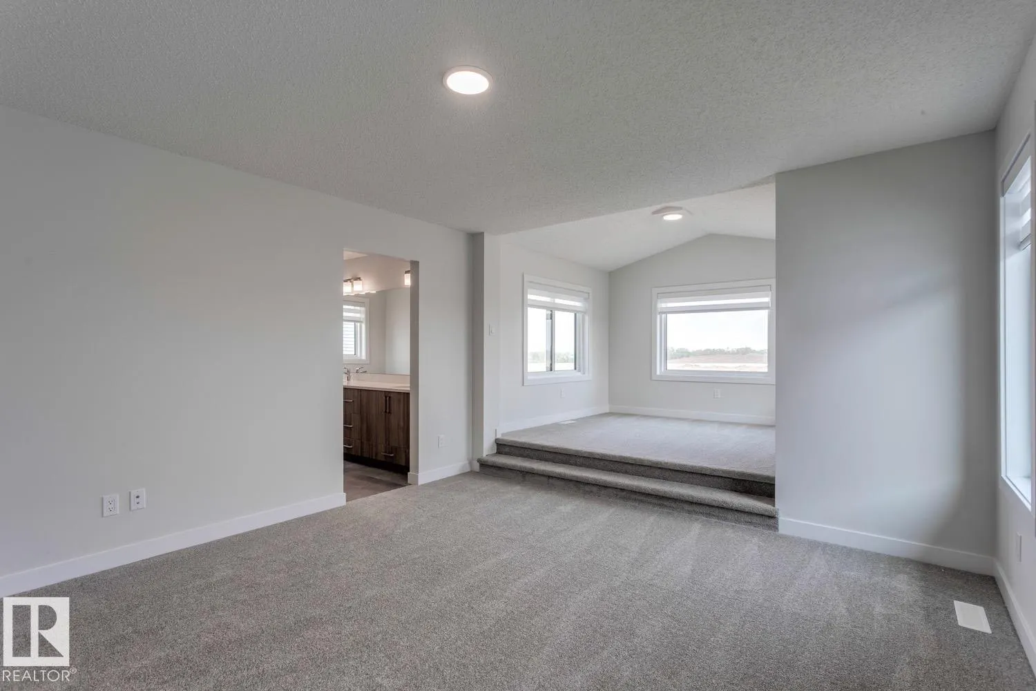 19011 20 Avenue