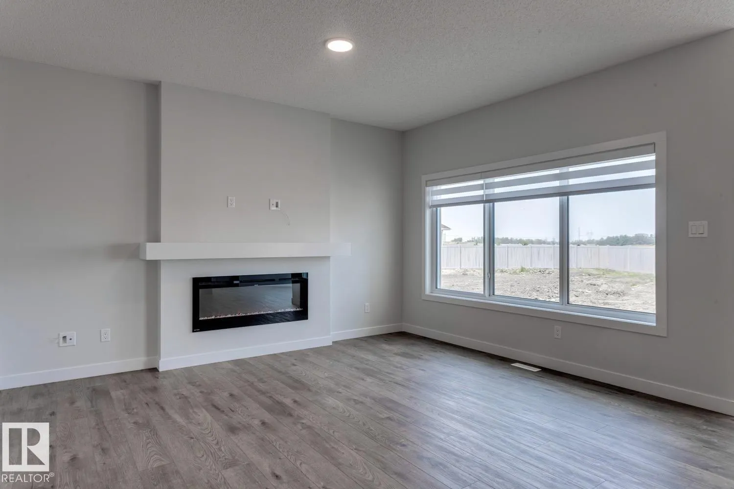 19011 20 Avenue