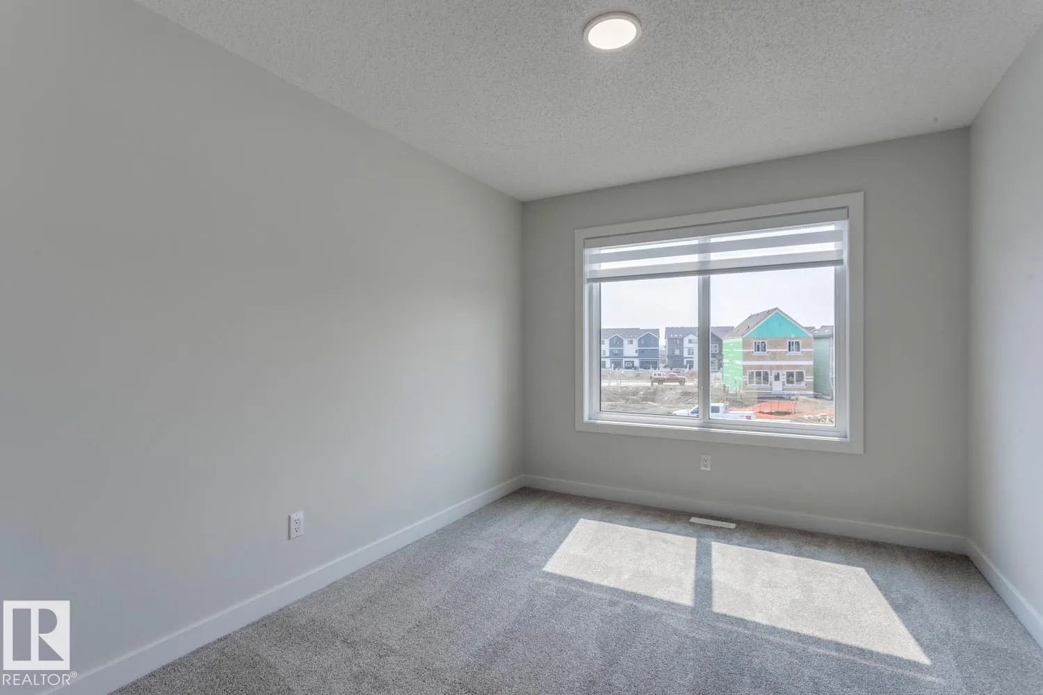 19011 20 Avenue