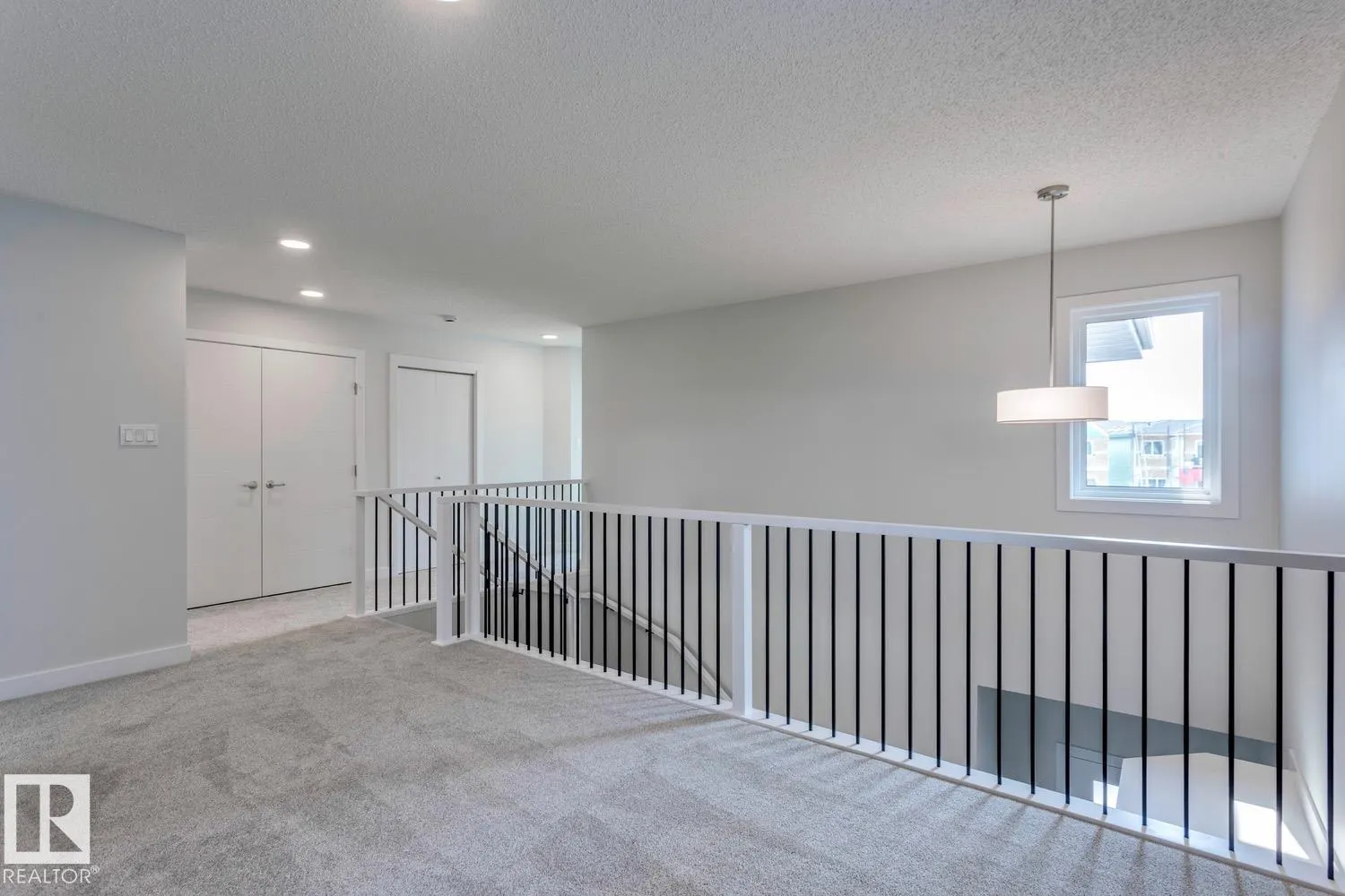 19011 20 Avenue