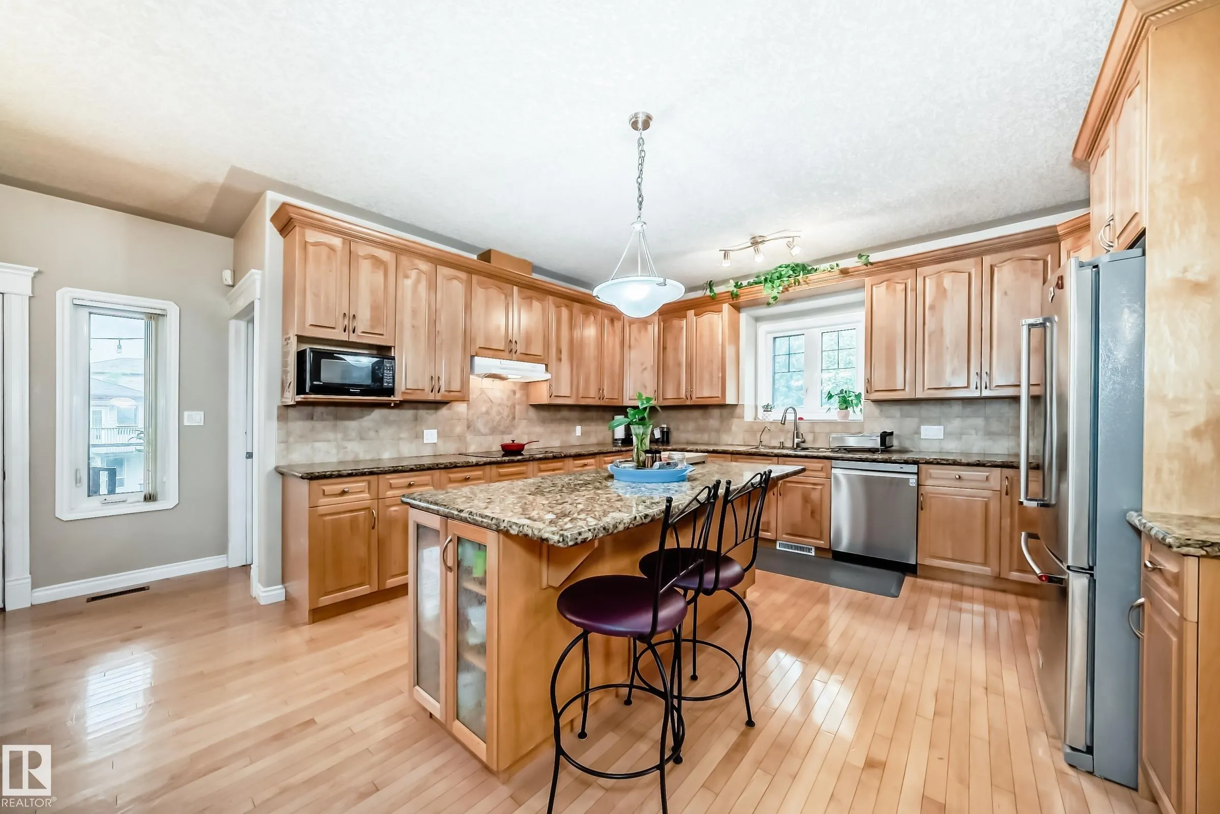 1436 BISHOP Point(e)