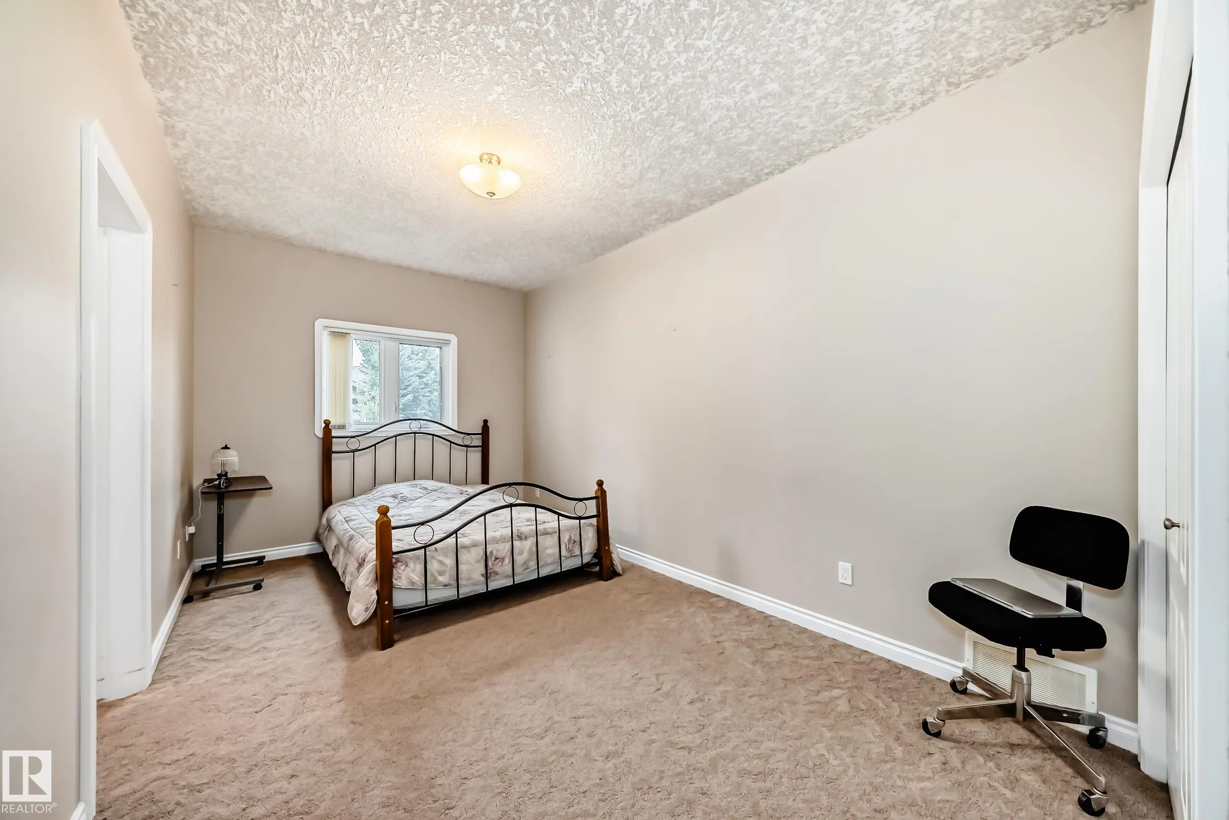 1436 BISHOP Point(e)