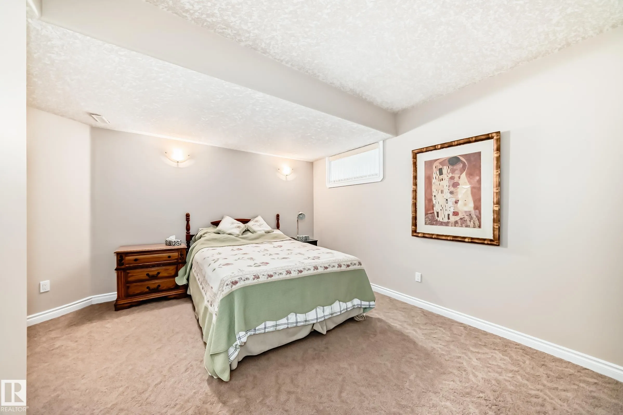 1436 BISHOP Point(e)